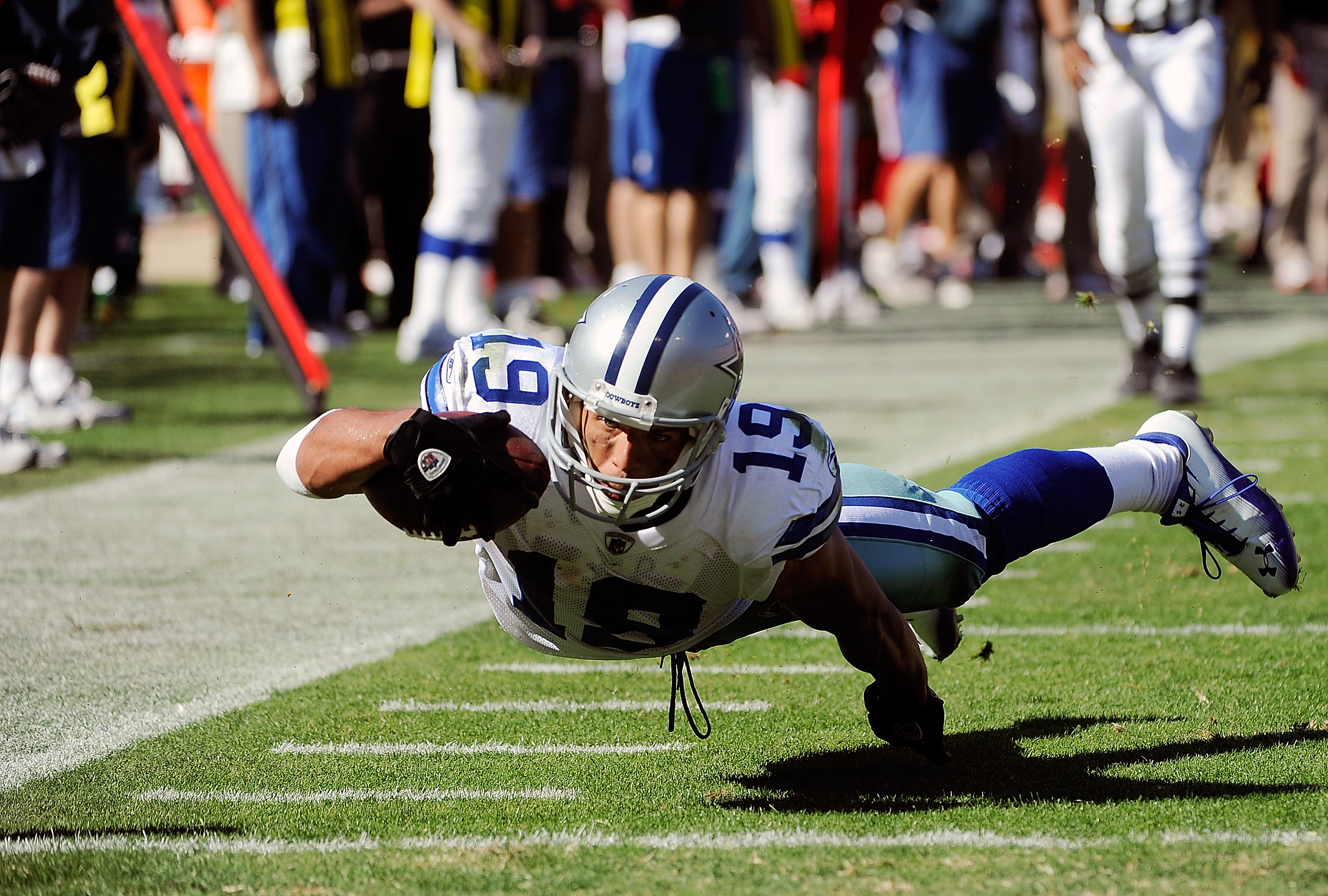 Sept. 18, 2011 - San Francisco, CA, USA - San Francisco 49ers vs Dallas  Cowboys at Candlestick Park Sunday, September 18, 2011. Dallas Cowboys  quarterback Tony Romo (9) scramble out of pocket..Cowboys