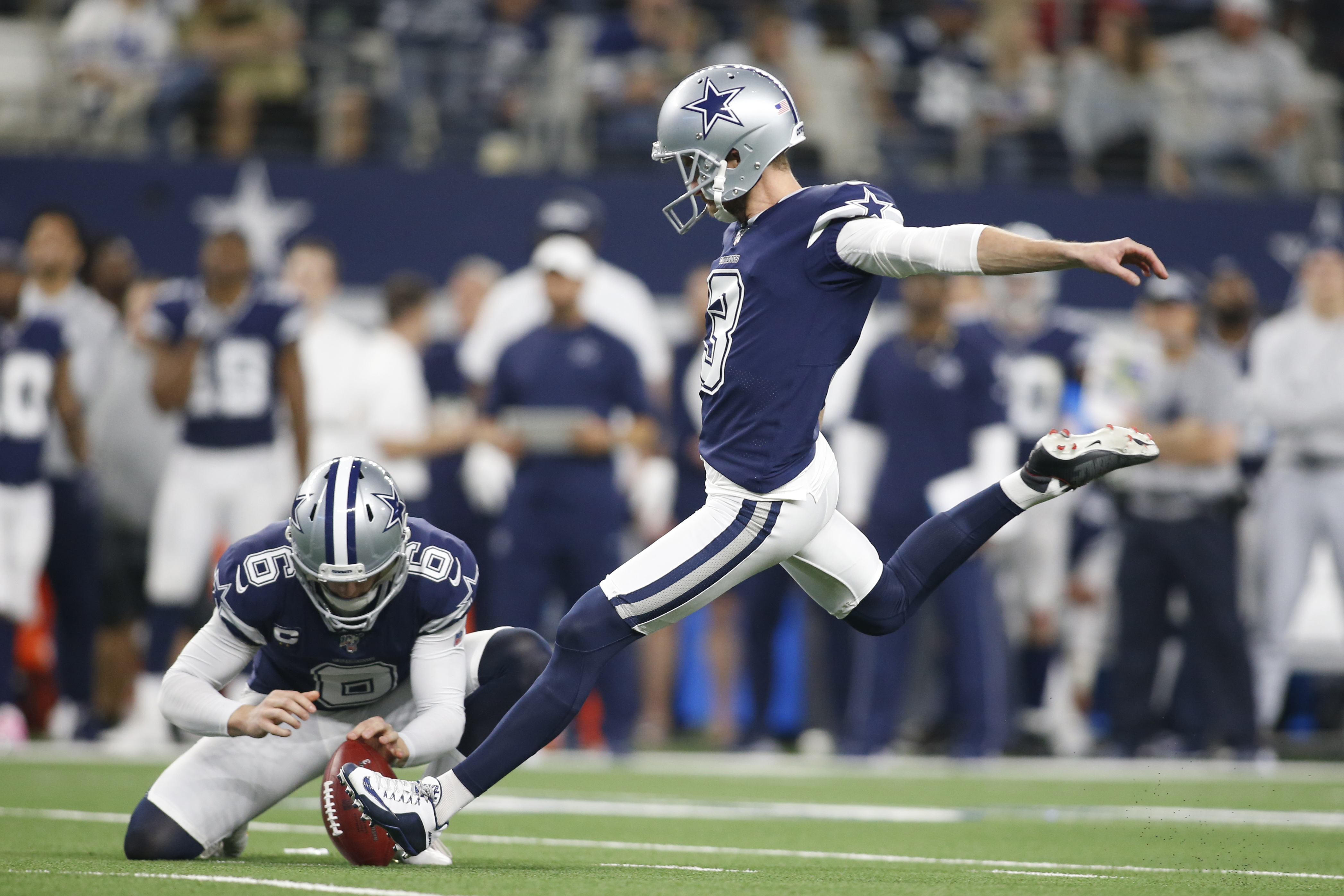 Dallas Cowboys dominate Los Angeles Rams 44-21 in major postseason