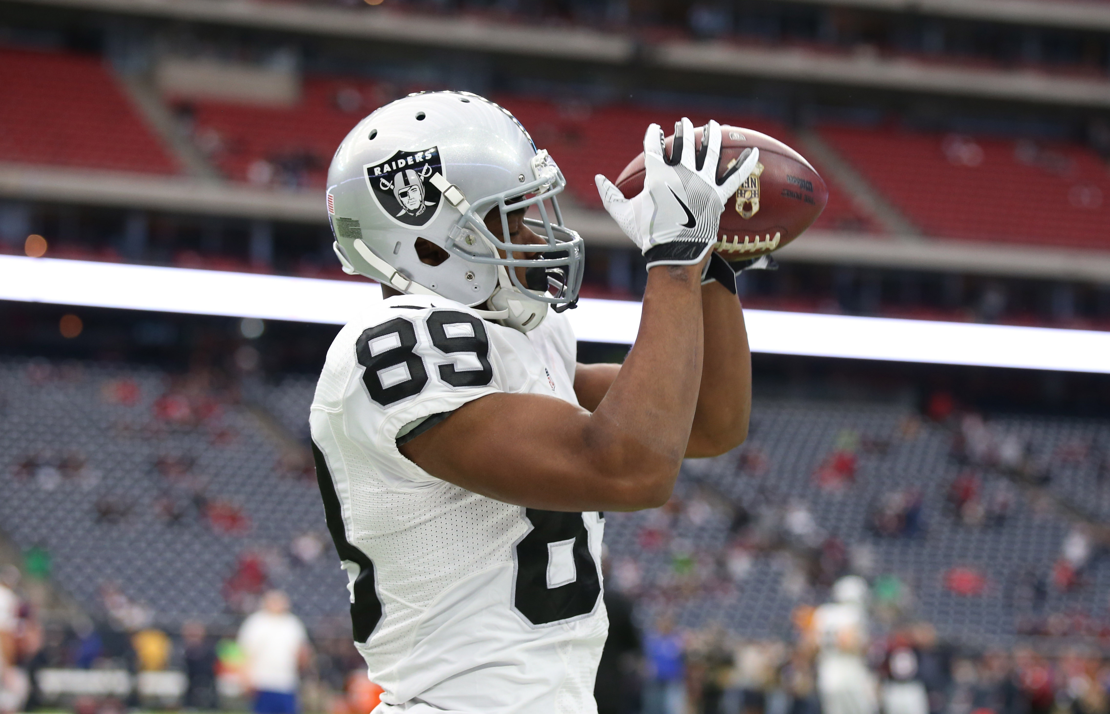 Rookie Amari Cooper closes in on 1,000-yard mark for Raiders