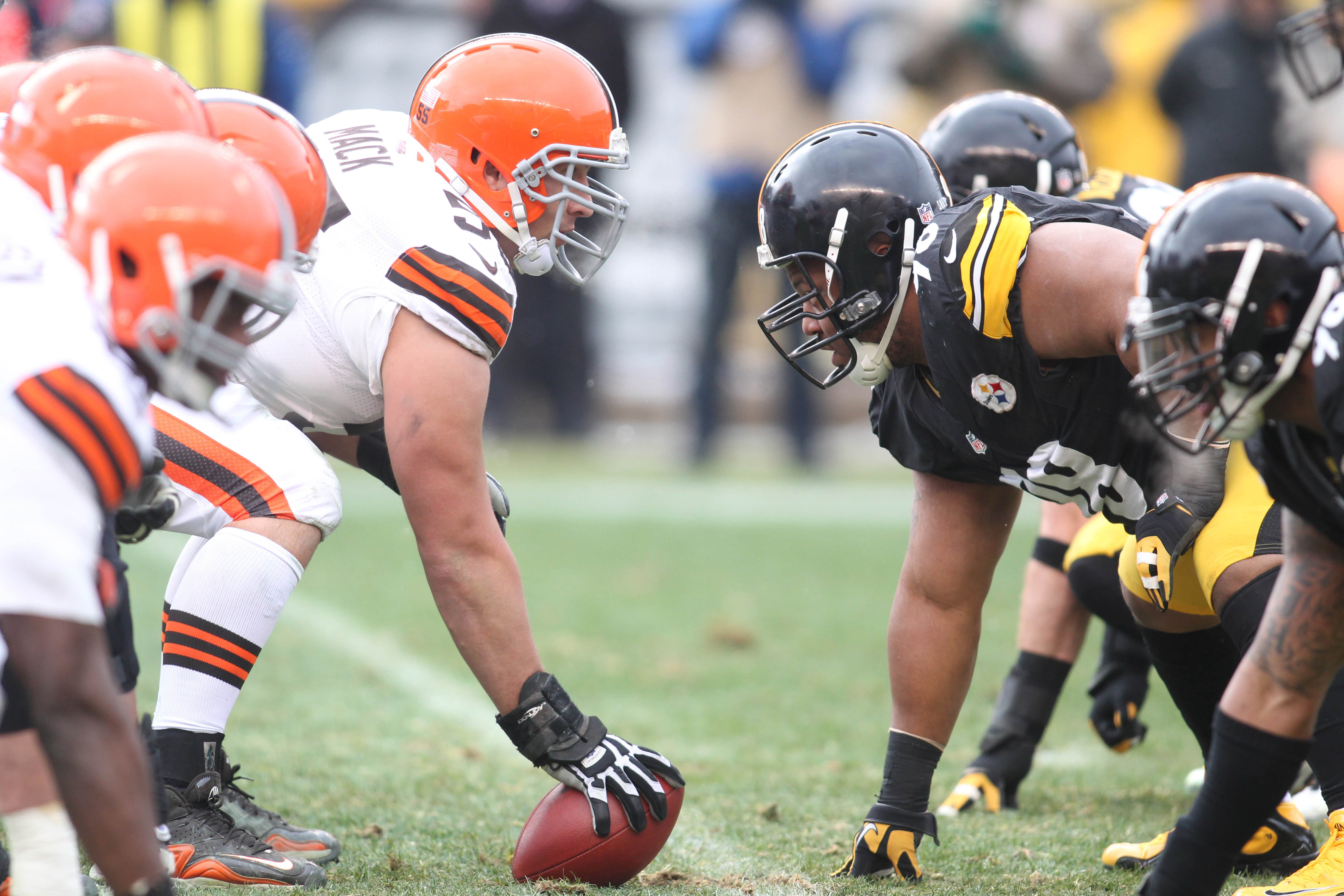 Pittsburgh Steelers defensive tackle Casey Hampton (98) during the first  half of an NFL football game against the Baltimore Ravens, Sunday, Dec. 5,  2010, in Baltimore. (AP Photo/Gail Burton Stock Photo - Alamy