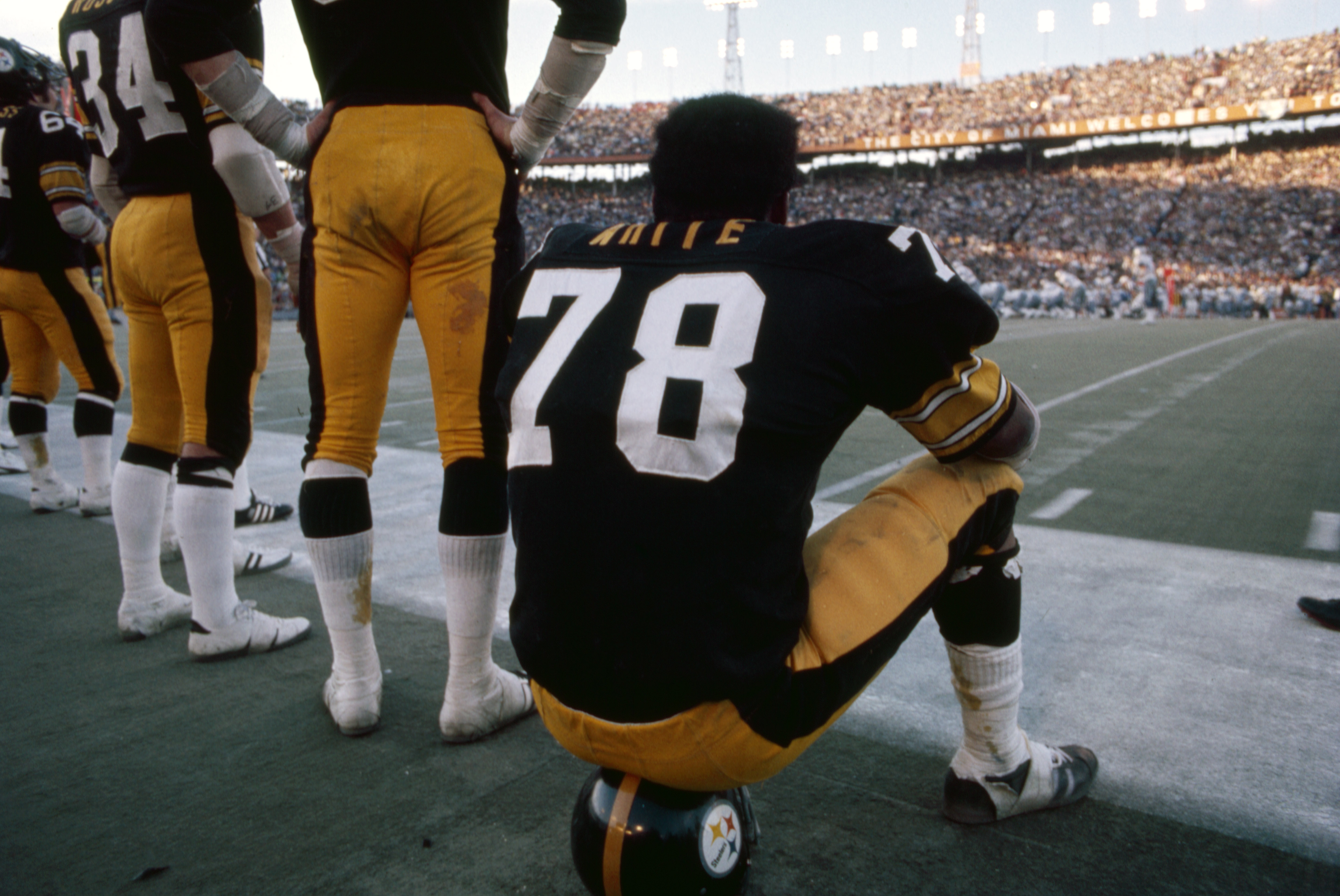 Steelers G Alan Faneca named a Pro Football Hall of Fame Finalist - Behind  the Steel Curtain