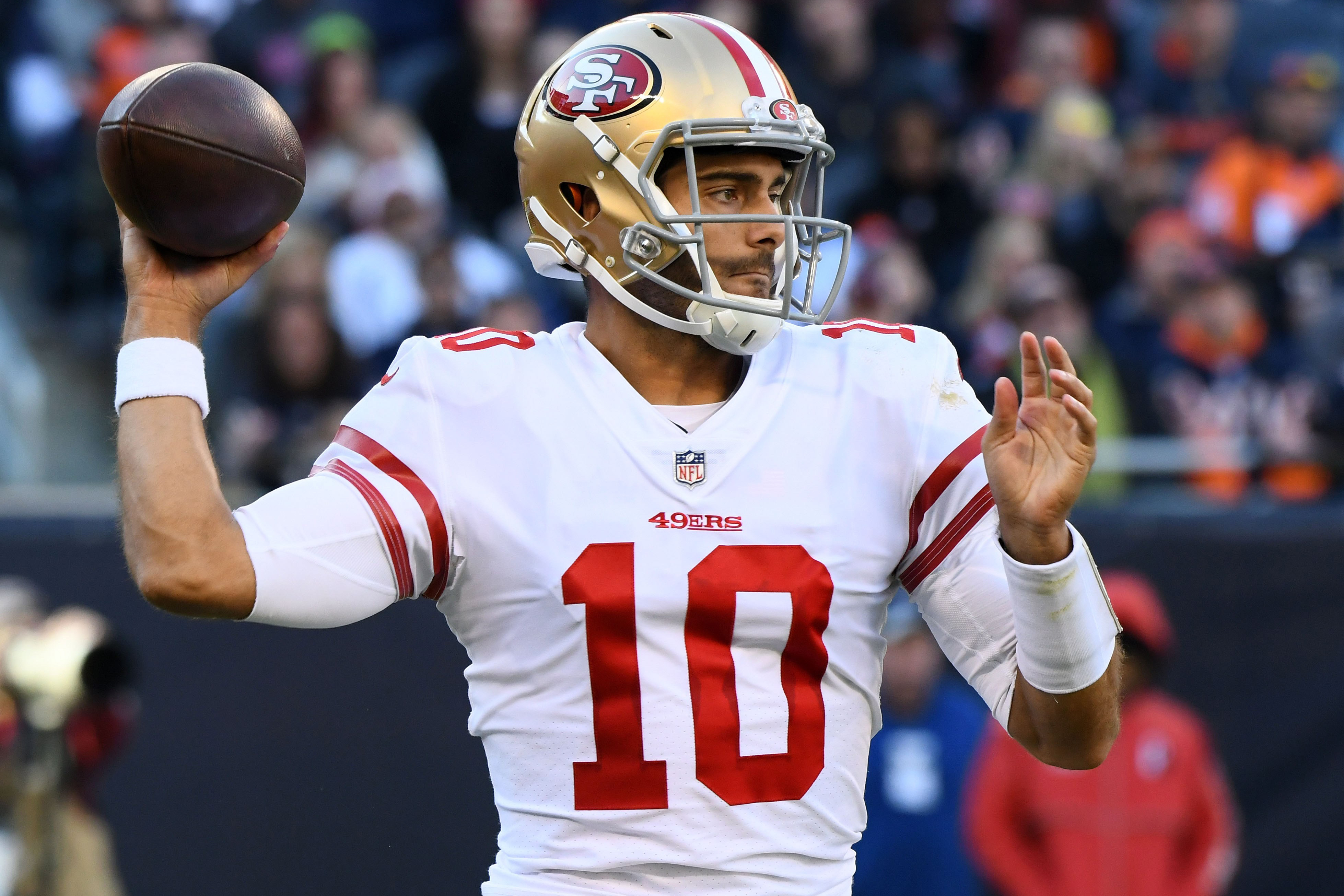 49ers Garoppolo wins starting debut against Bears