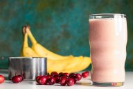 Get into the summer spirit with this festive tangy-sweet cranberry orange smoothie blended cold and frosty with fresh cranberries, orange juice and Greek yogurt.