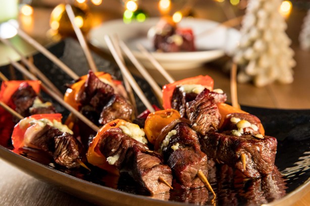 These mouthwatering skewers layer sirloin steak, crumbled bleu cheese, garlic and peppers, only to be topped with a balsamic glaze. The flavor of these brochettes is out-of-this-world.