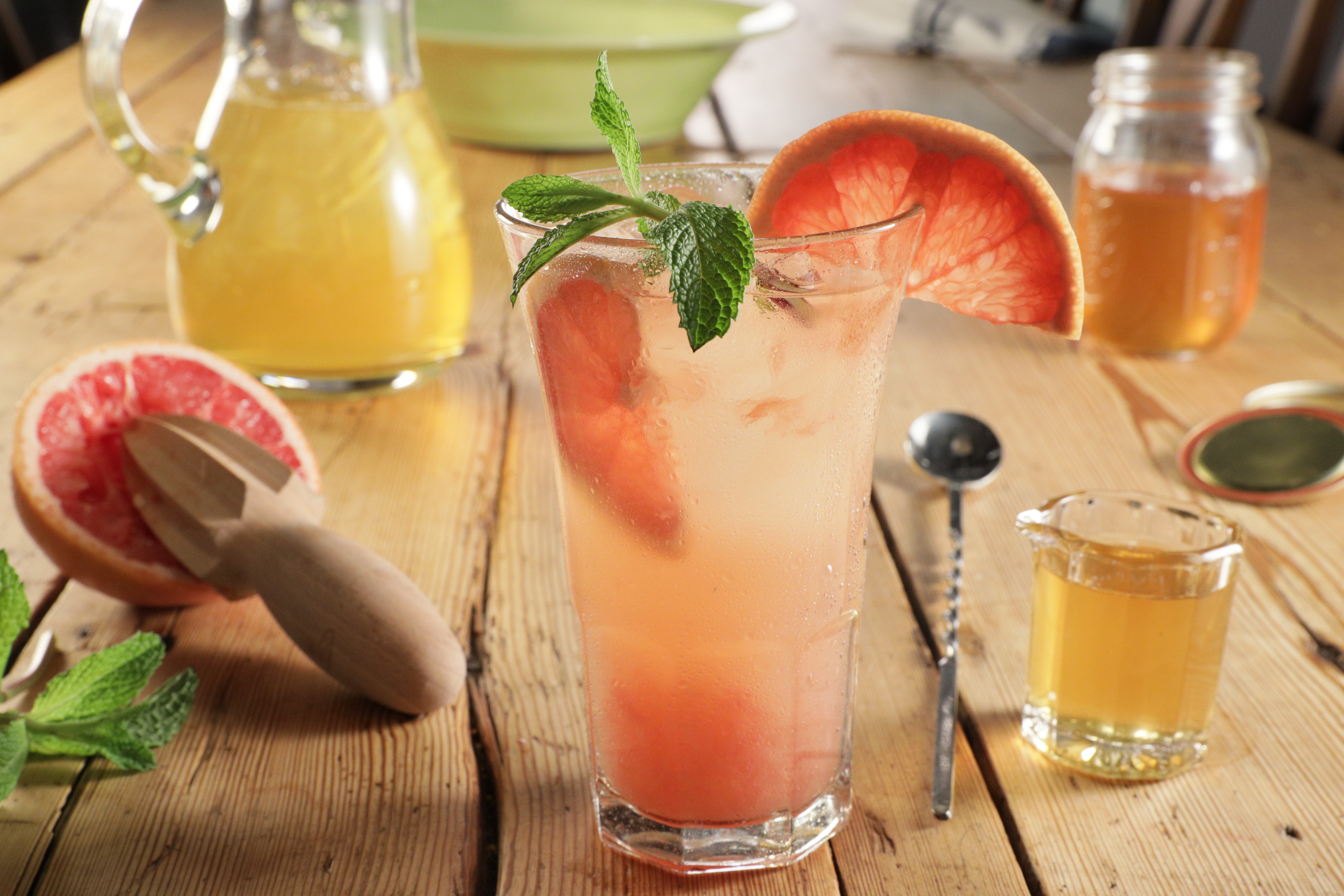 This refreshing iced tea is made with green tea, fresh squeezed pink grapefruit juice, and elderflower-infused syrup. Perfectly wonderful for your watch party!