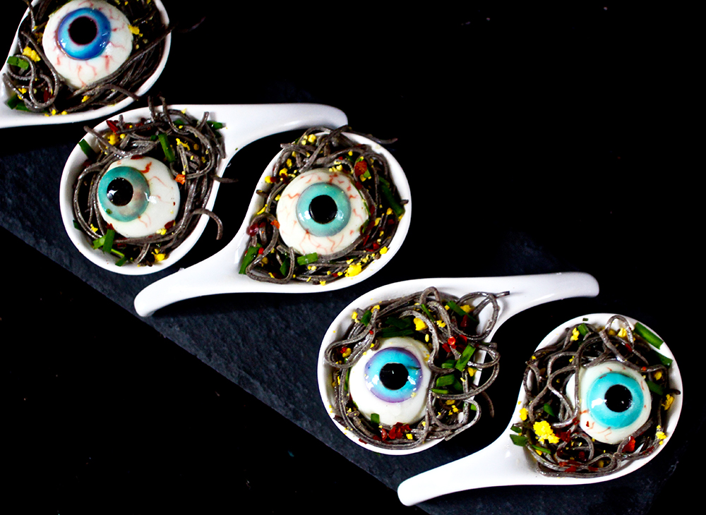 Halloween is always a fun time because it lets us literally play with our food to turn it into something creepy, like these Black Bean Spaghetti spoons that stare back at you—a spook-tacular way to have some fun and good nutrition, too!