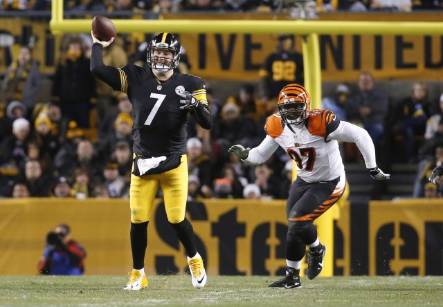 Ben Roethlisberger tied Drew Brees for the NFL passing title. (Charles LeClaire, USA TODAY Sports)