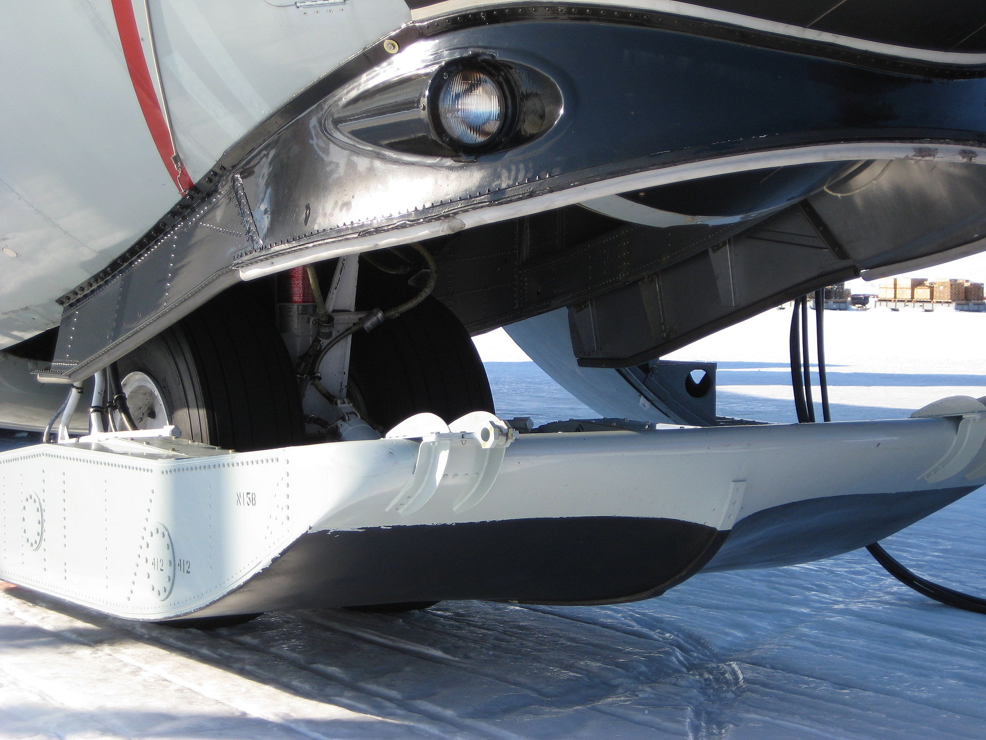 LC-130_Skis