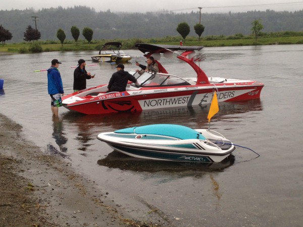 rc boat pulling skier