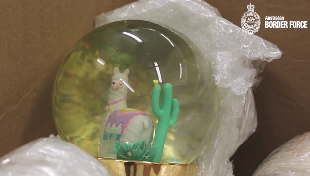 Snow Globes Filled With Methamphetamine Seized By Australian Police Unofficial Networks