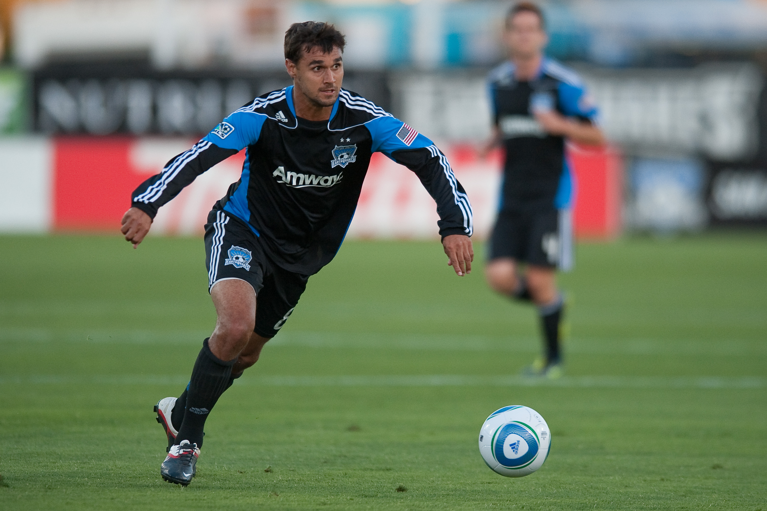 Wondolowski signs extension with Earthquakes - SBI Soccer