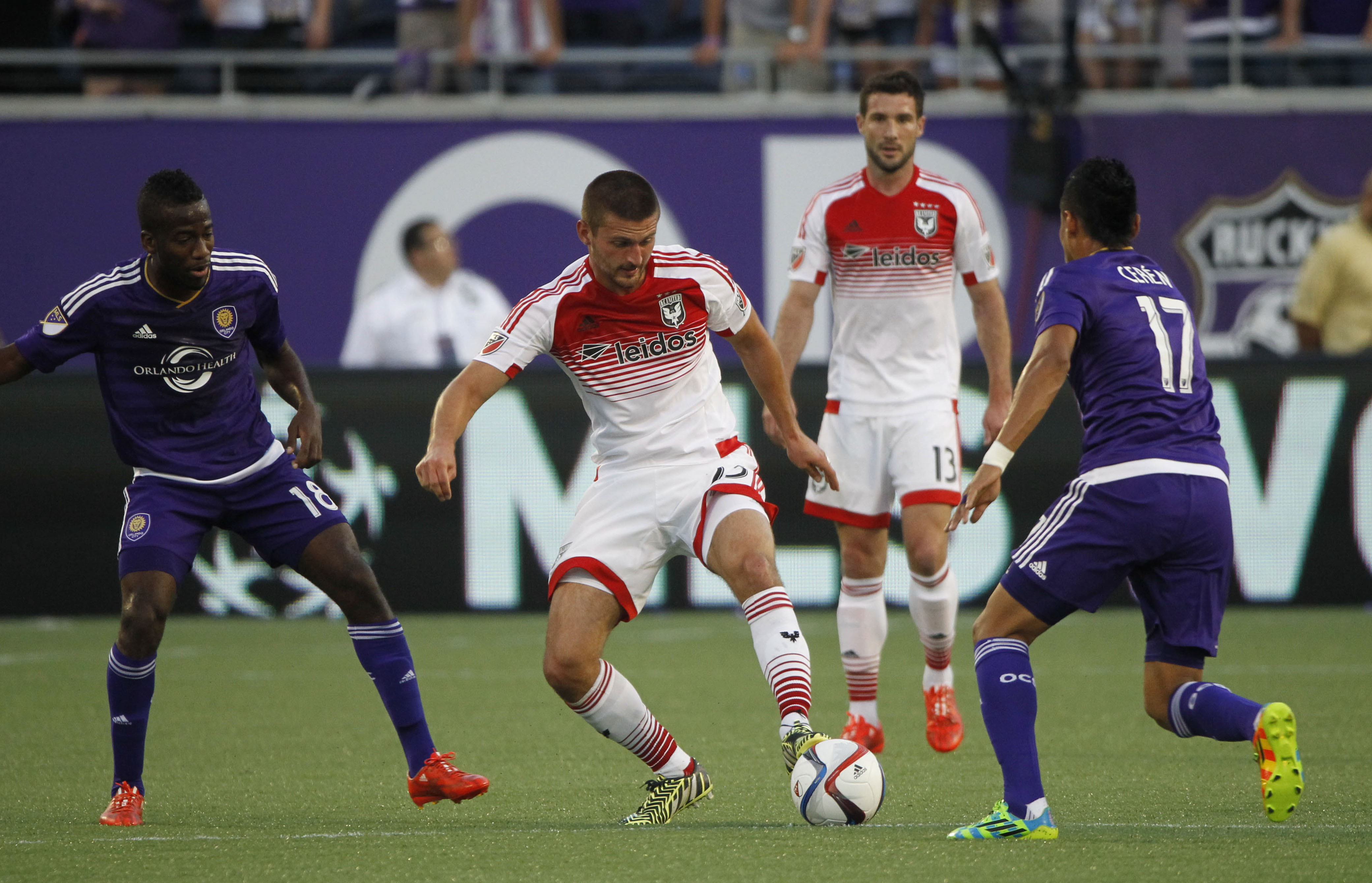 Silva S Late Free Kick Earns D C United Win At Orlando City Sbi Soccer