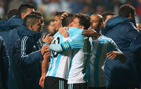 Argentina-Colombia-Hug-Getty-Images