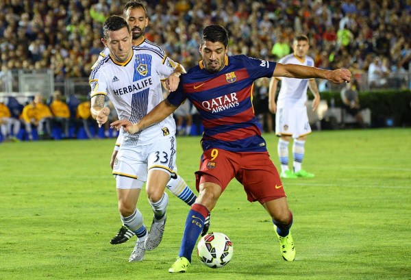 Luis Suarez Barcelona Galaxy friendly (USA TODAY Sports)