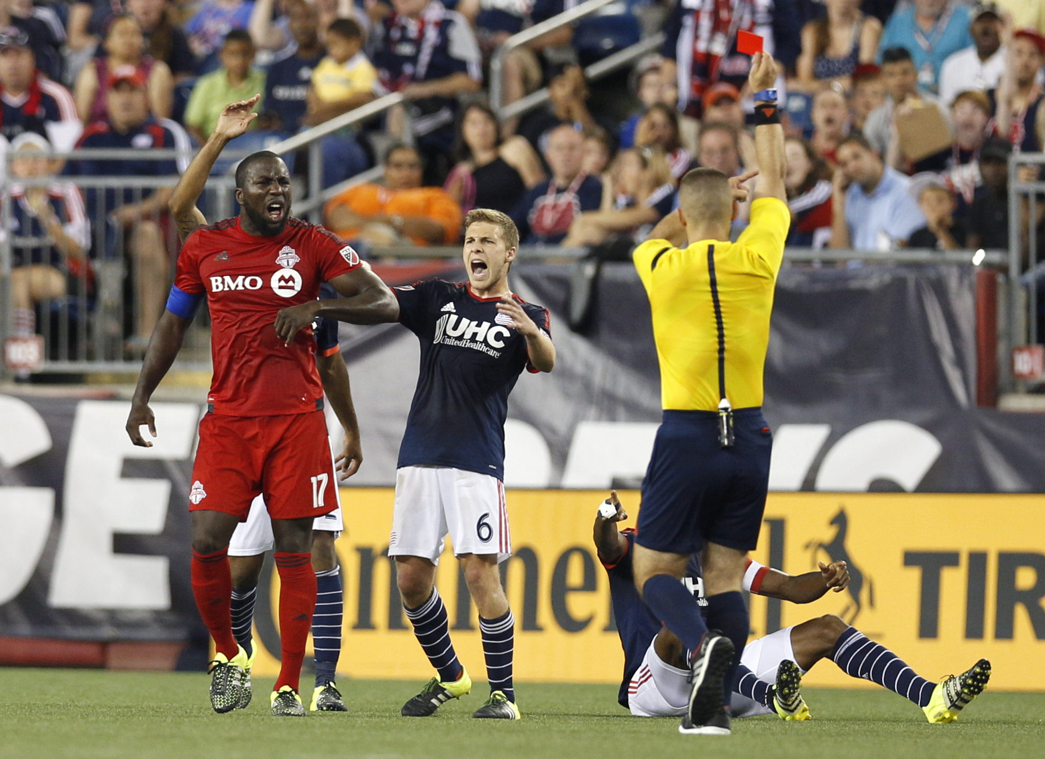 Jozy Altidore Sent Off For Kicking Out At Opponent In Toronto FC Loss ...