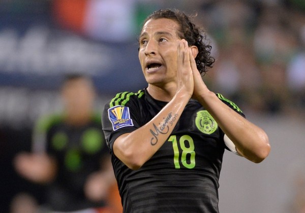 Andres Guardado Prays Mexico 09162015