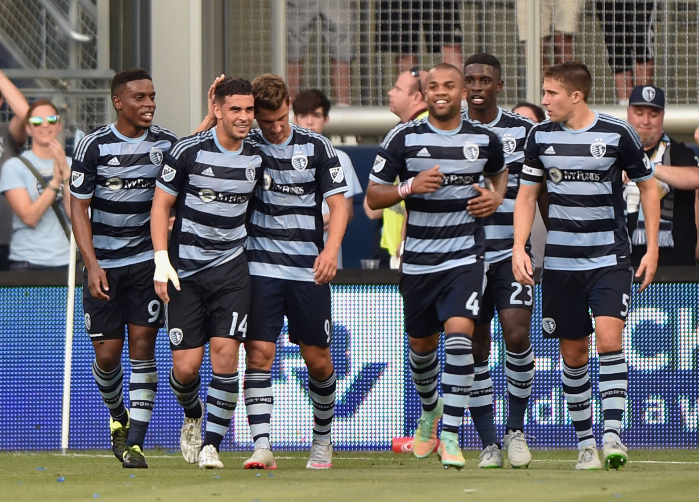 Sporting KC Celebrates Win LA 10242015