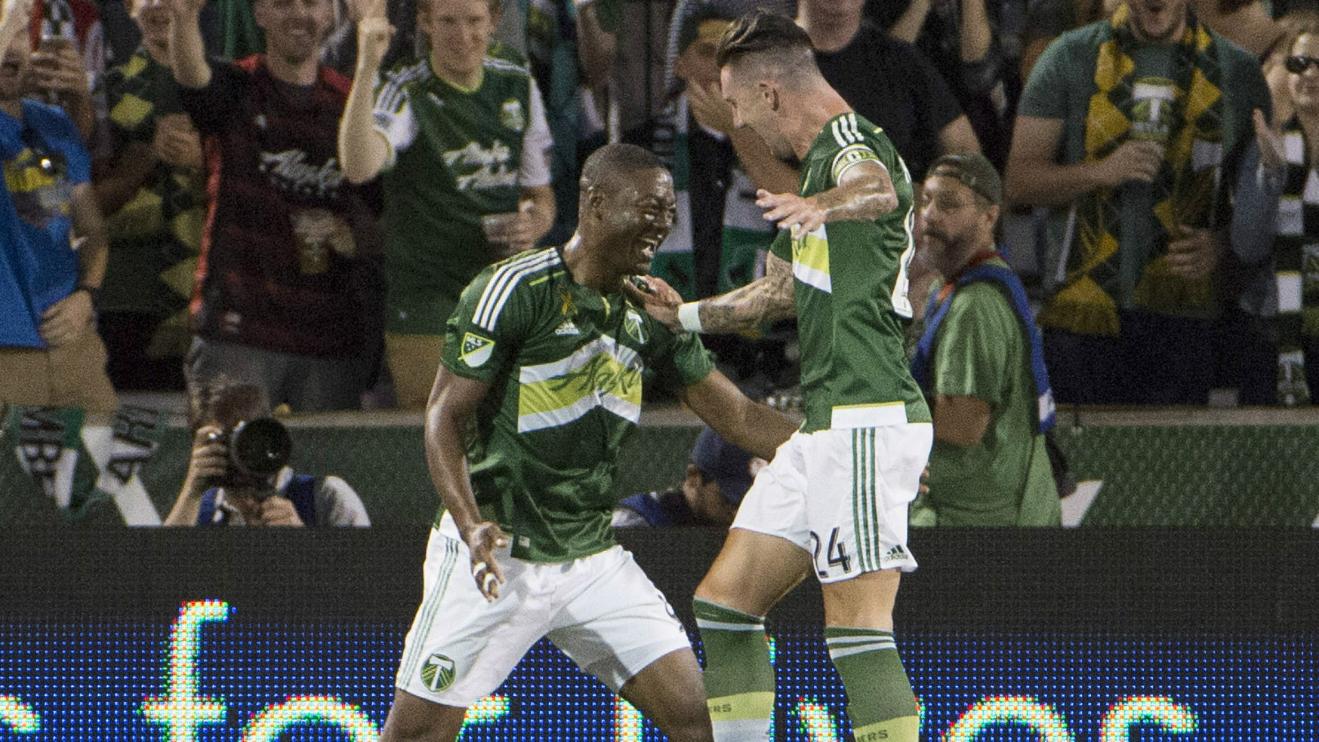 fanendo-adi-liam-ridgewell-mls-09102016