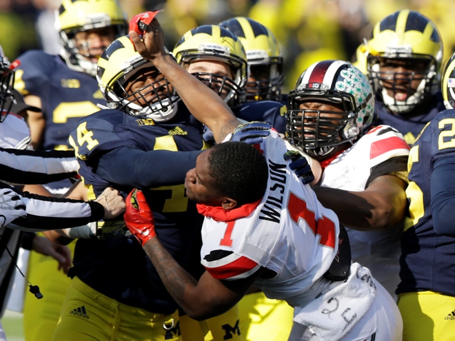 Fight breaks out during Ohio State-Michigan game | For The Win