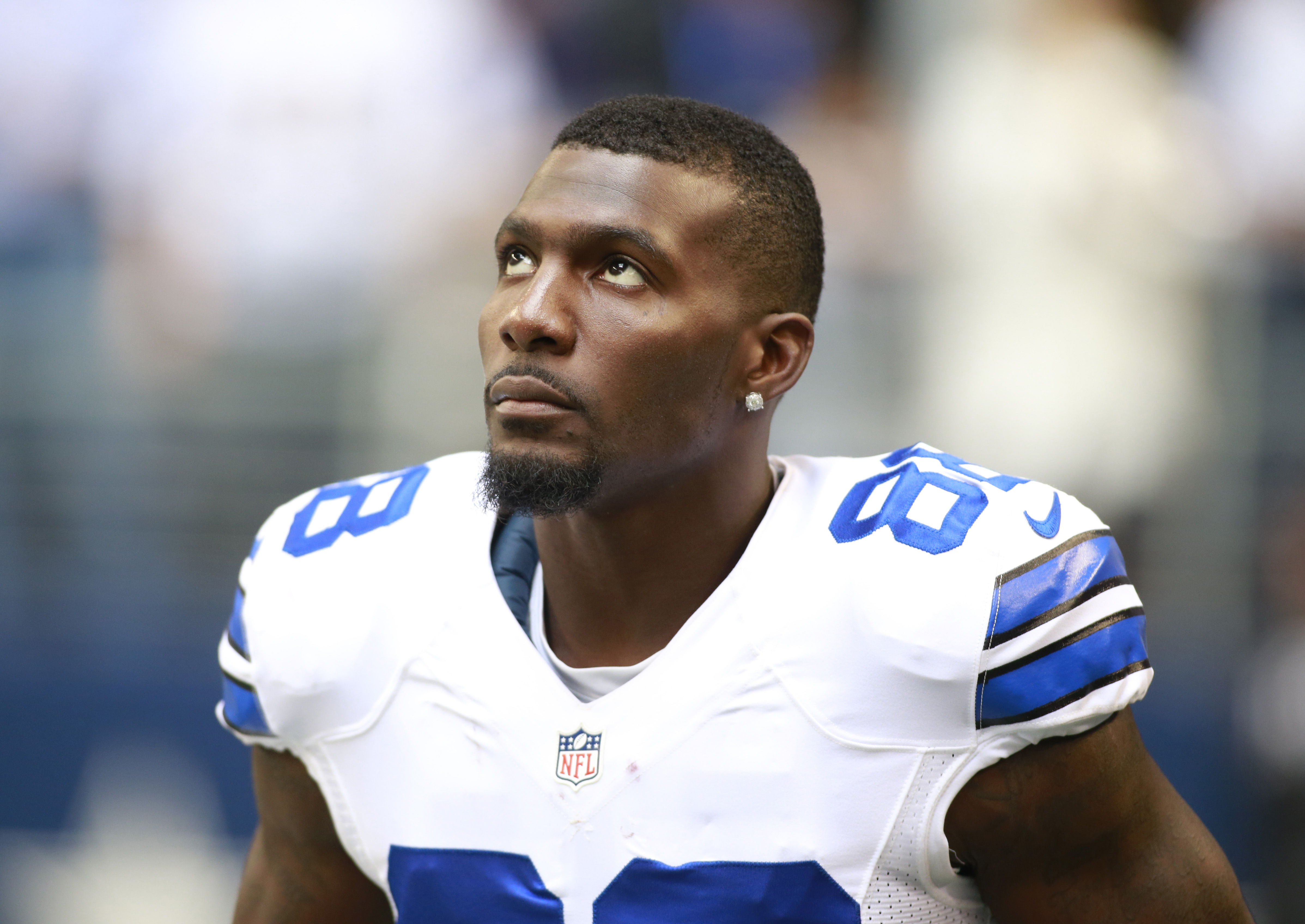 25-year-old Dez Bryant still has a midnight curfew | For The Win