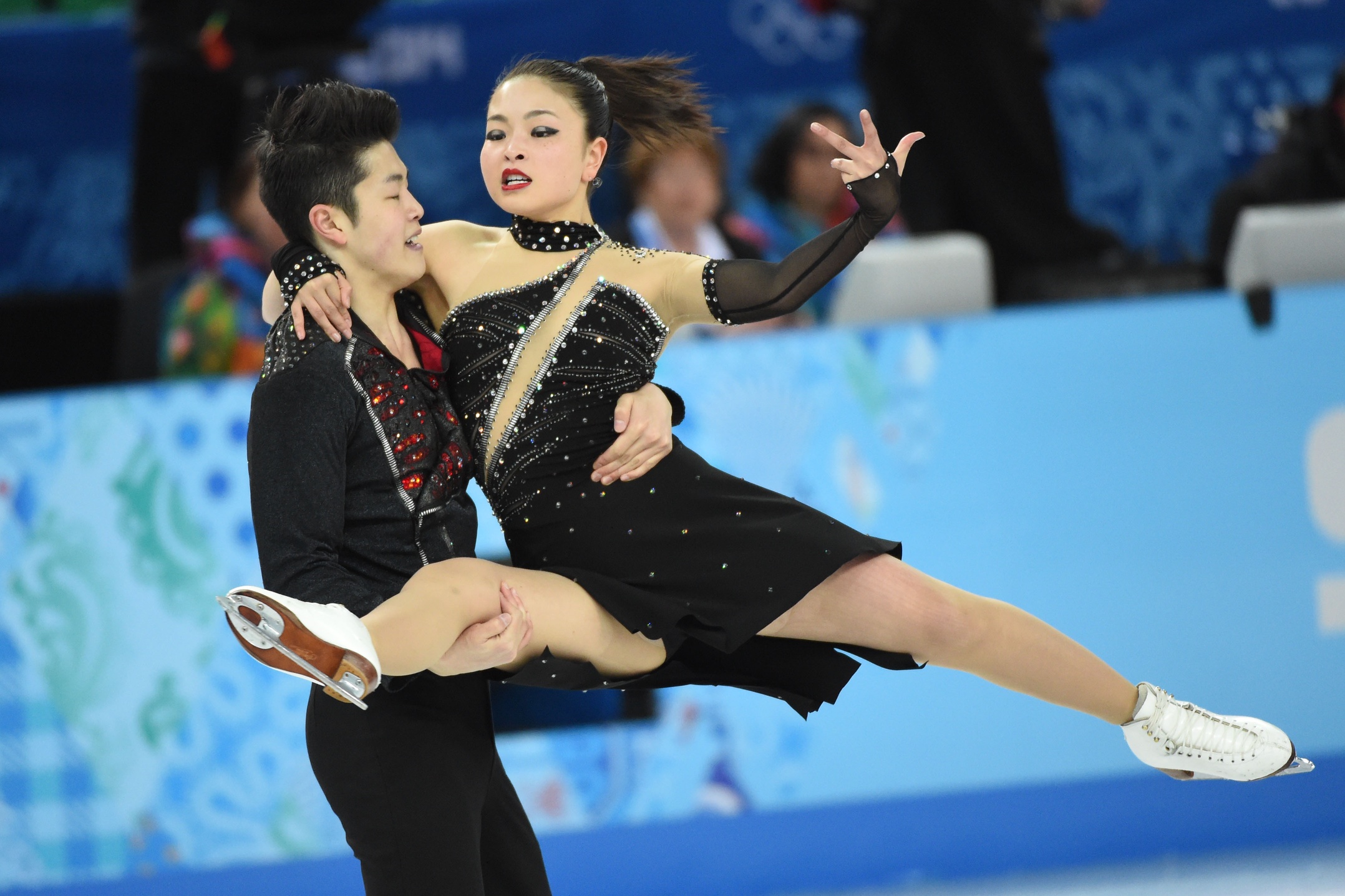 U.S. ice dancers suffer wardrobe malfunction during competition | For ...