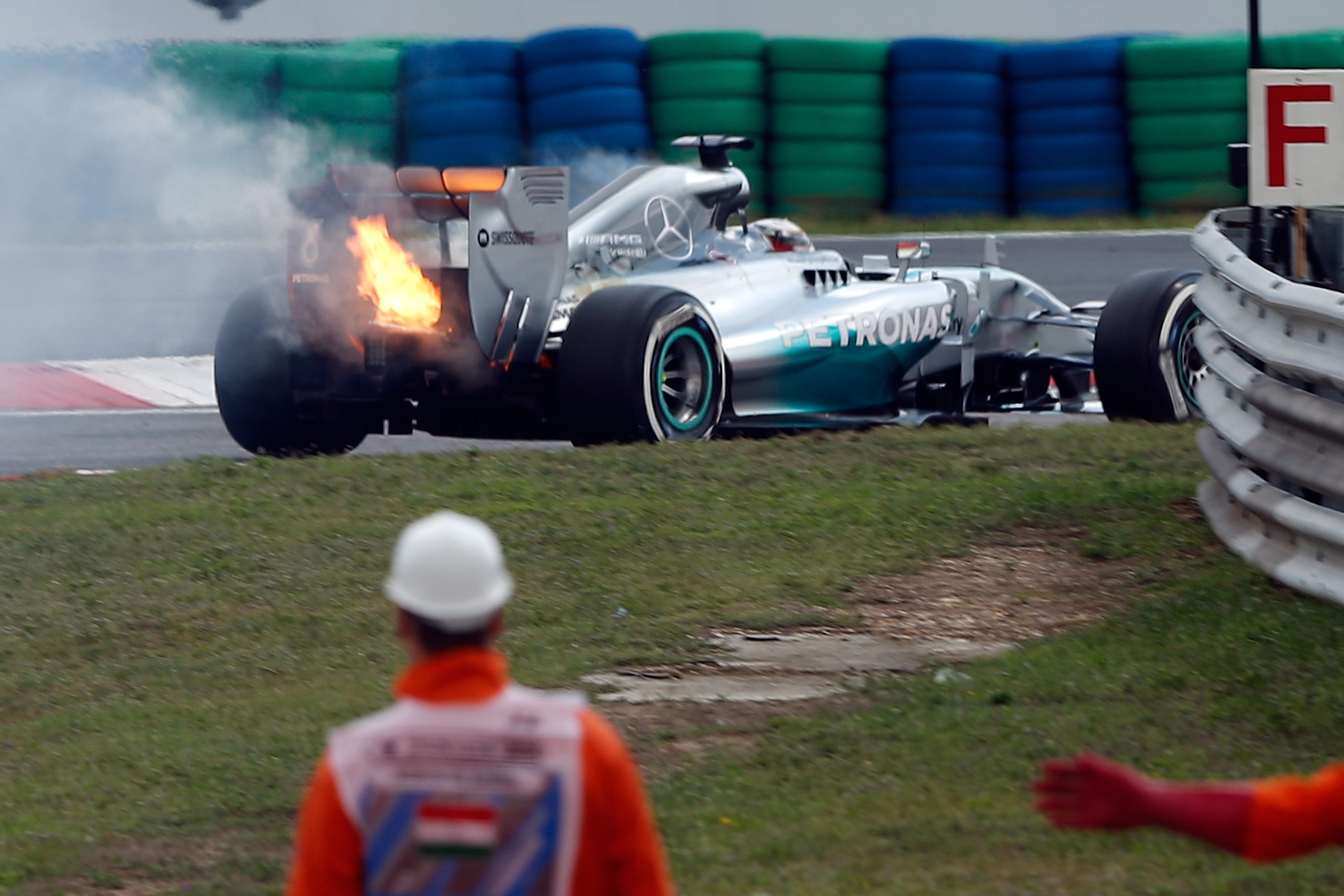 Lewis Hamilton's car catches fire during F1 qualifying | For The Win