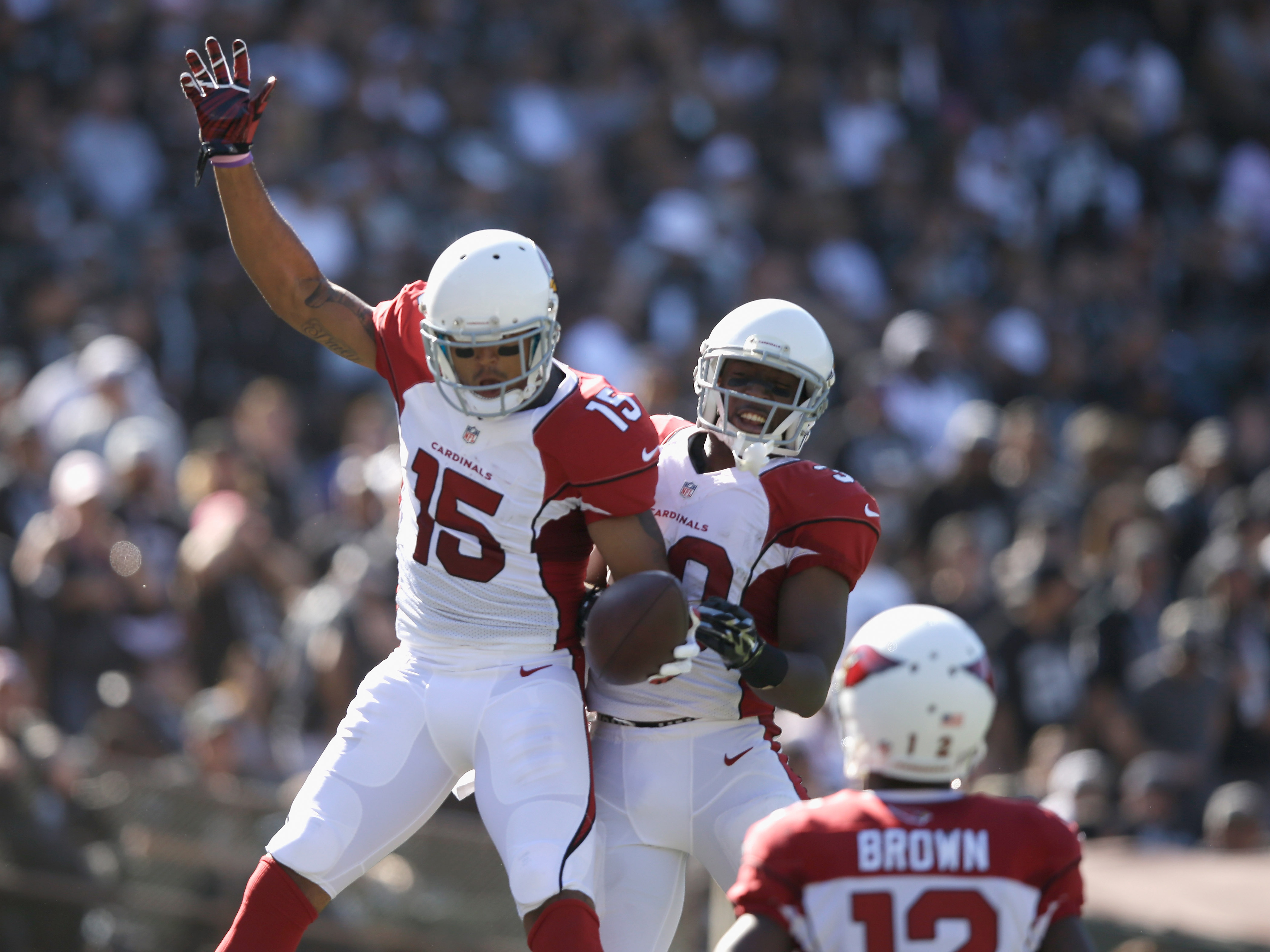 Next for Eagles: Carson Palmer leads Cardinals past Raiders, 24-13