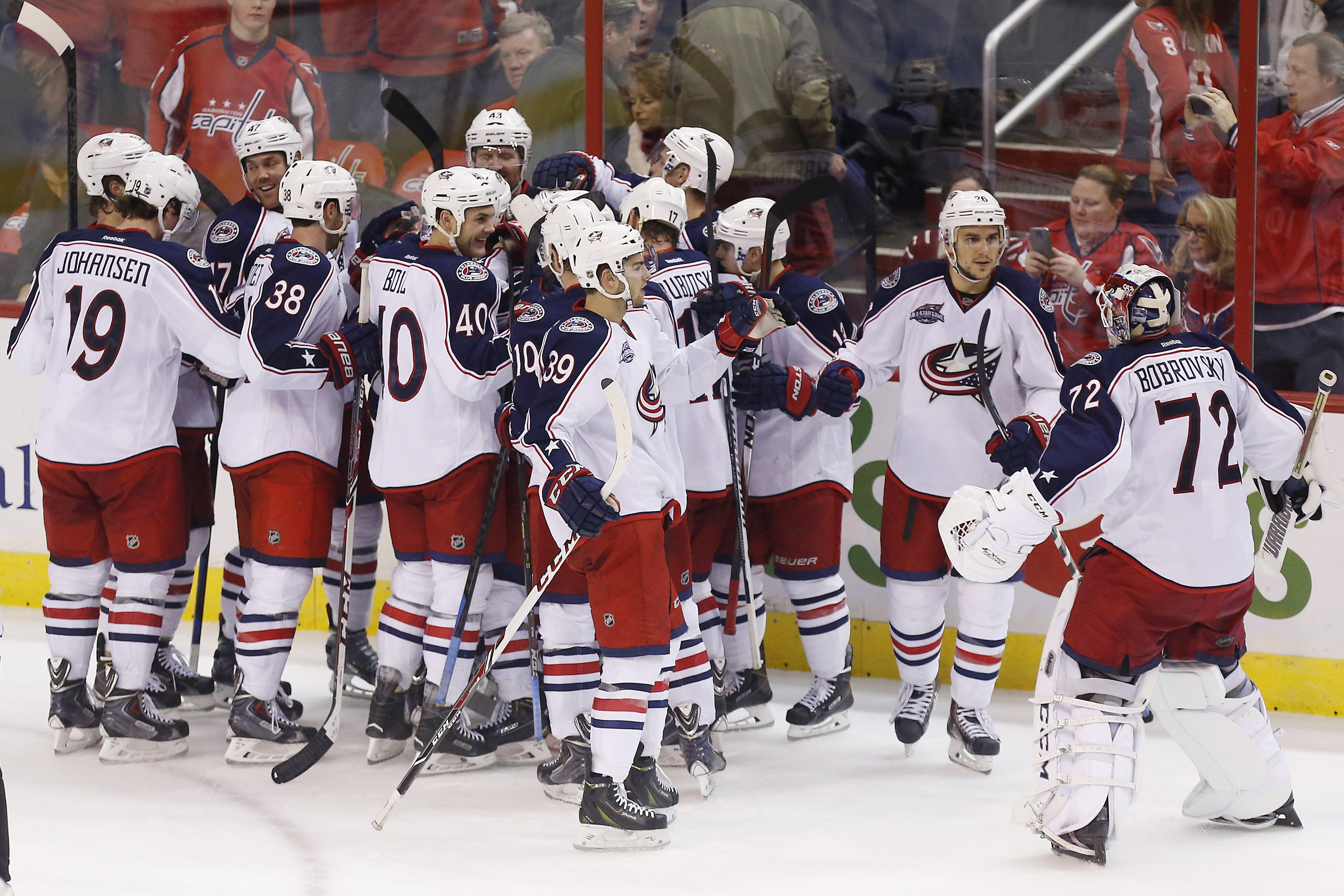 Blackhawks, Blue Jackets look to expand winning streaks | For The Win