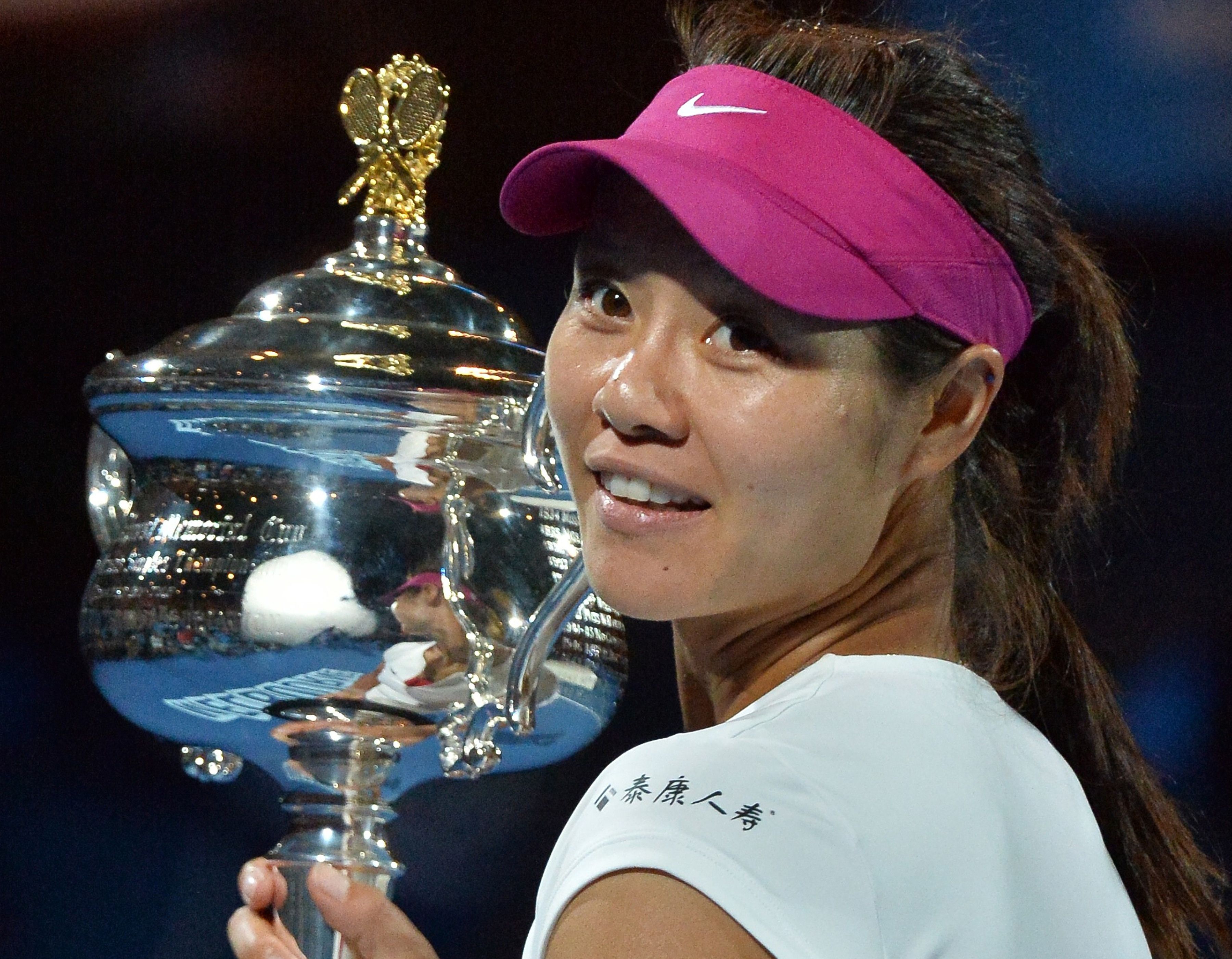 Li Na announces pregnancy in front of 15,000 fans at Australian Open ...