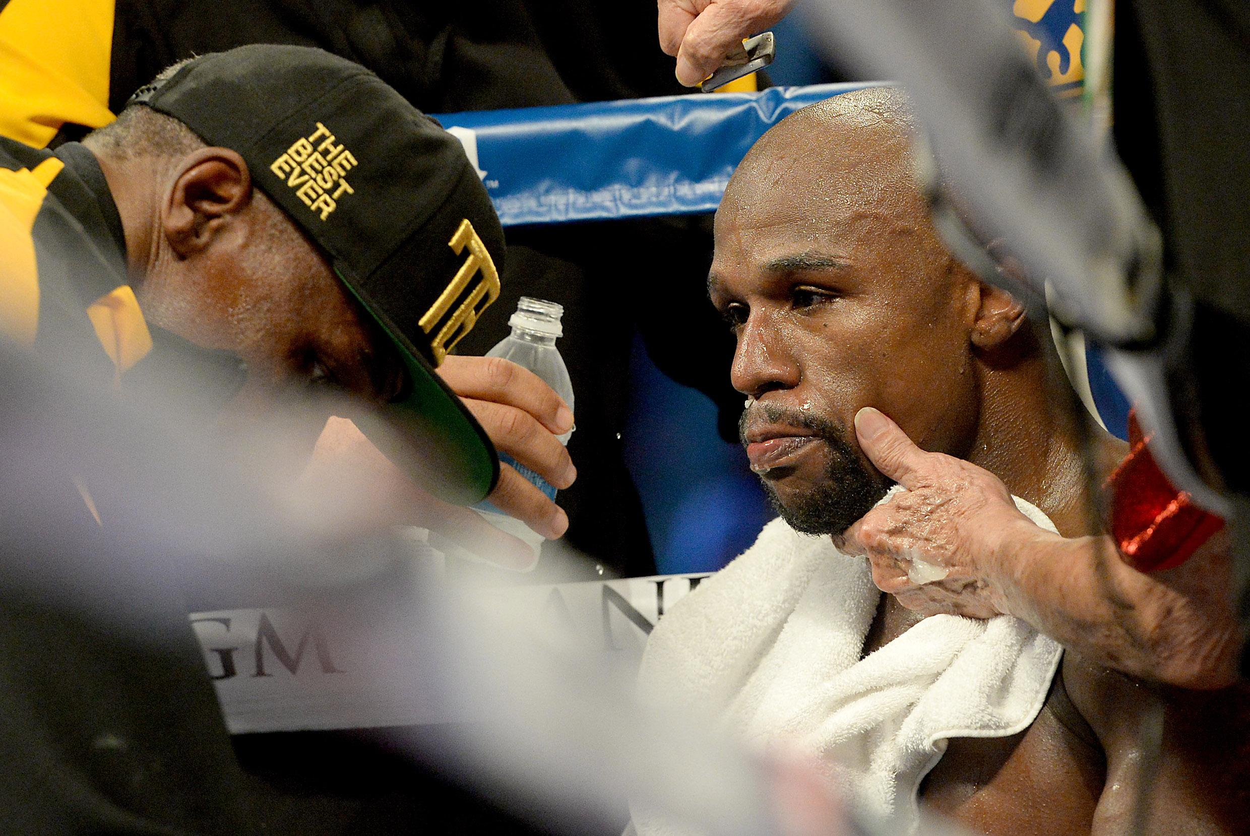 Floyd Mayweather earned just $2,500 from his first fight before making  $350million against Conor McGregor in his last | talkSPORT