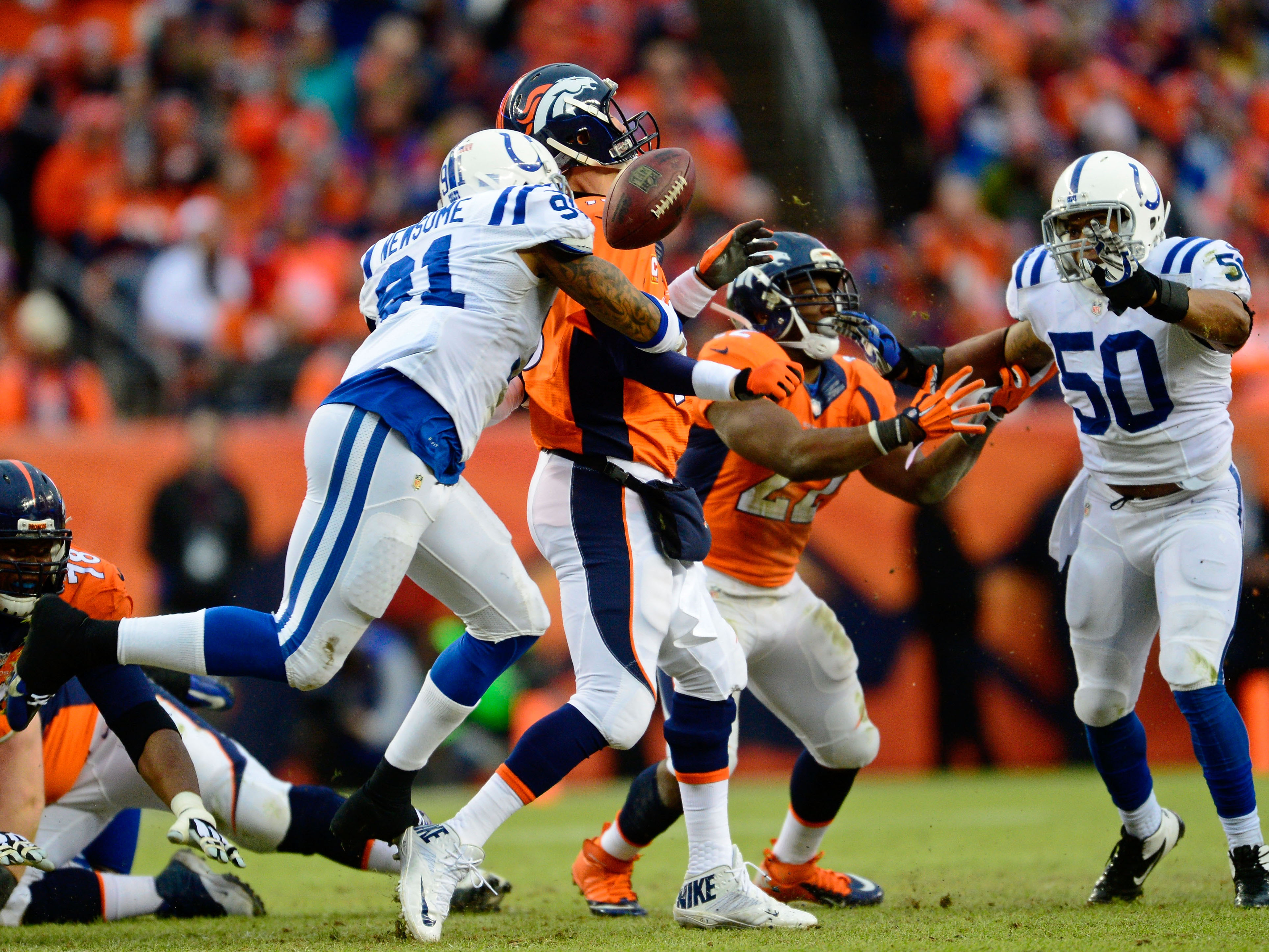 USP NFL: INDIANAPOLIS COLTS AT DENVER BRONCOS S FBN USA CO