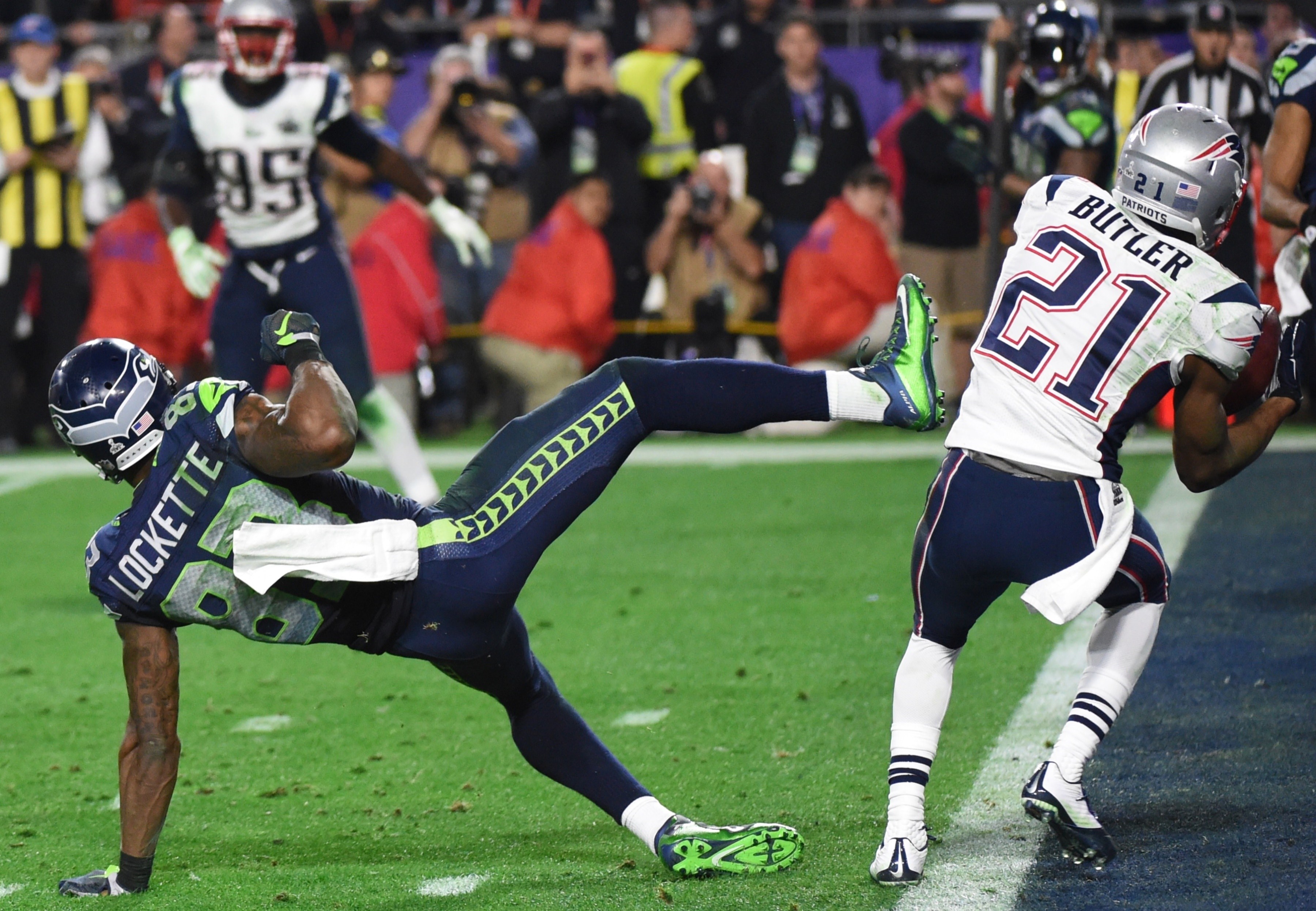 Russell Wilson throws 50-yard TD pass at the buzzer, failed 2pt attempt  dooms Broncos vs. Commanders