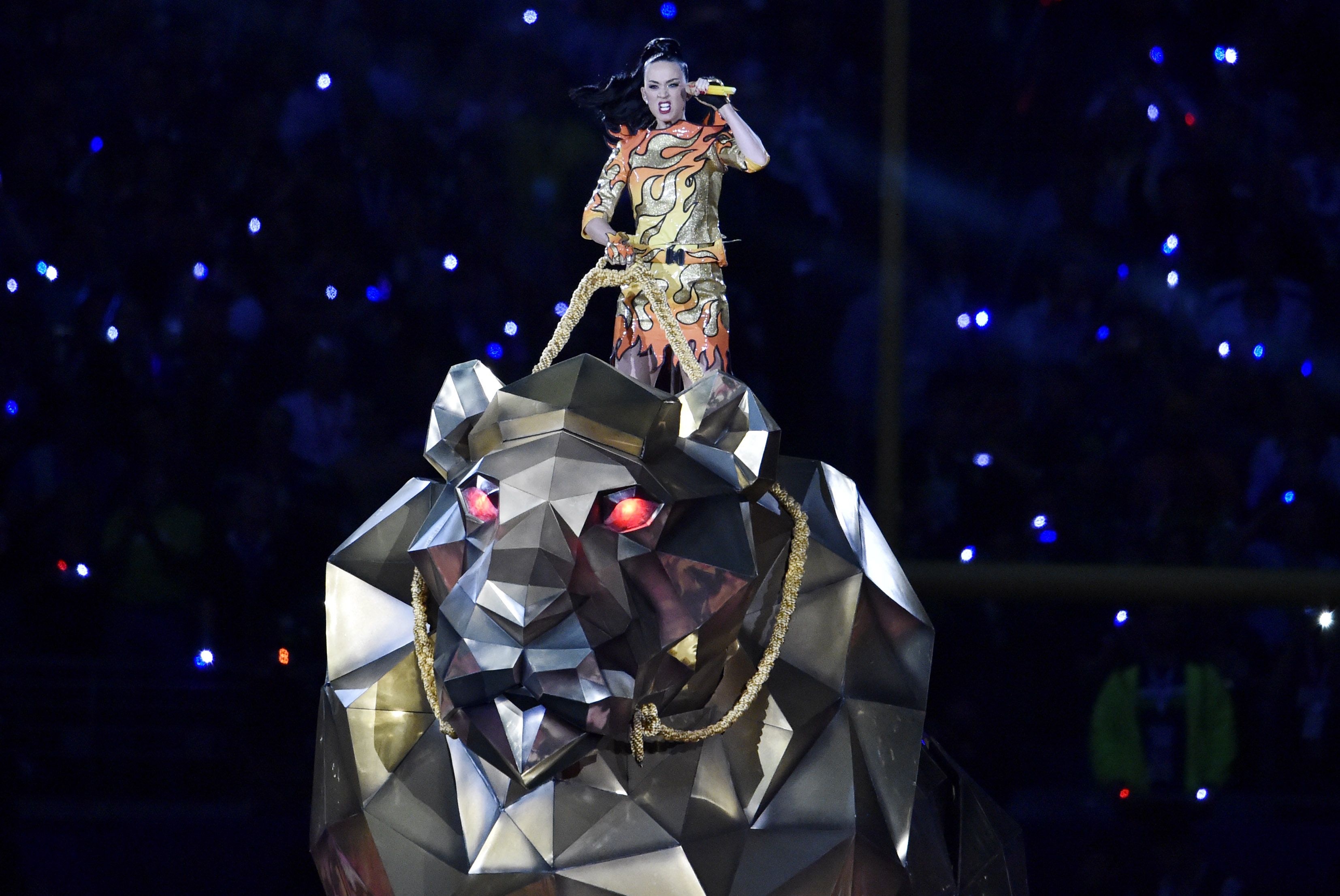 5. Katy Perry's Short Blue Hair Outfit at the 2015 Super Bowl Halftime Show - wide 4