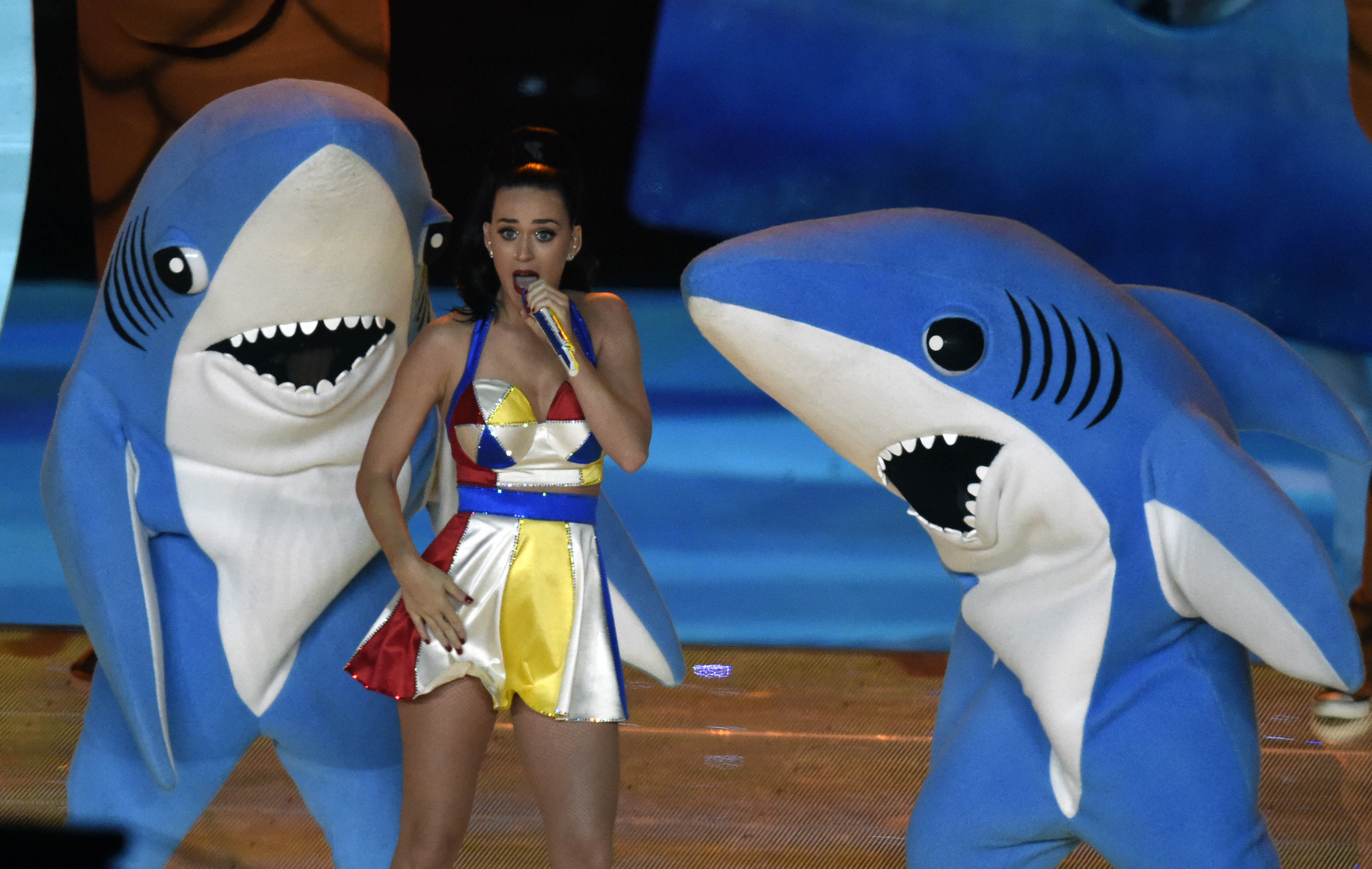 The 14 funniest Super Bowl halftime shark memes on the Internet | For The  Win