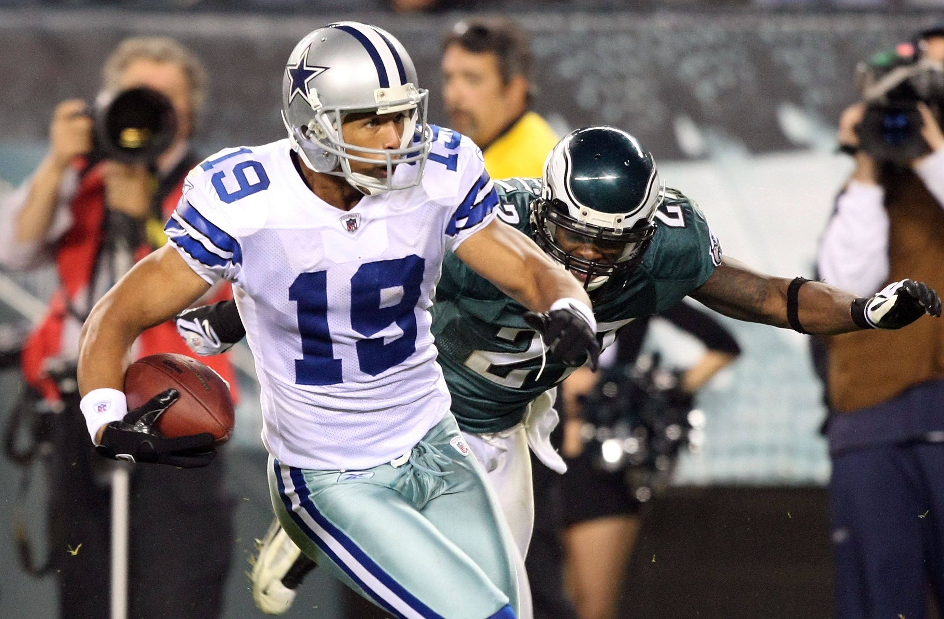 Former Cowboy Miles Austin recalls Eagles fans letting air out of his dad's  tires