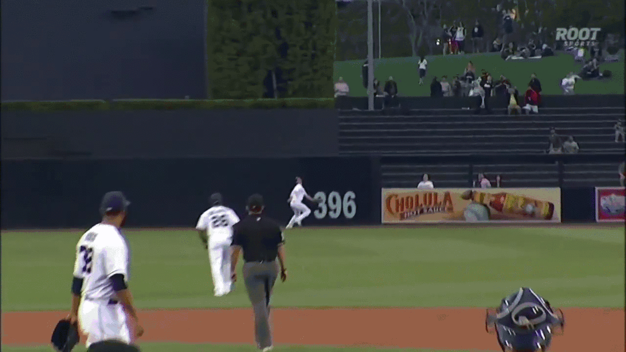 Watch Padres outfielder Wil Myers take a home run off his head