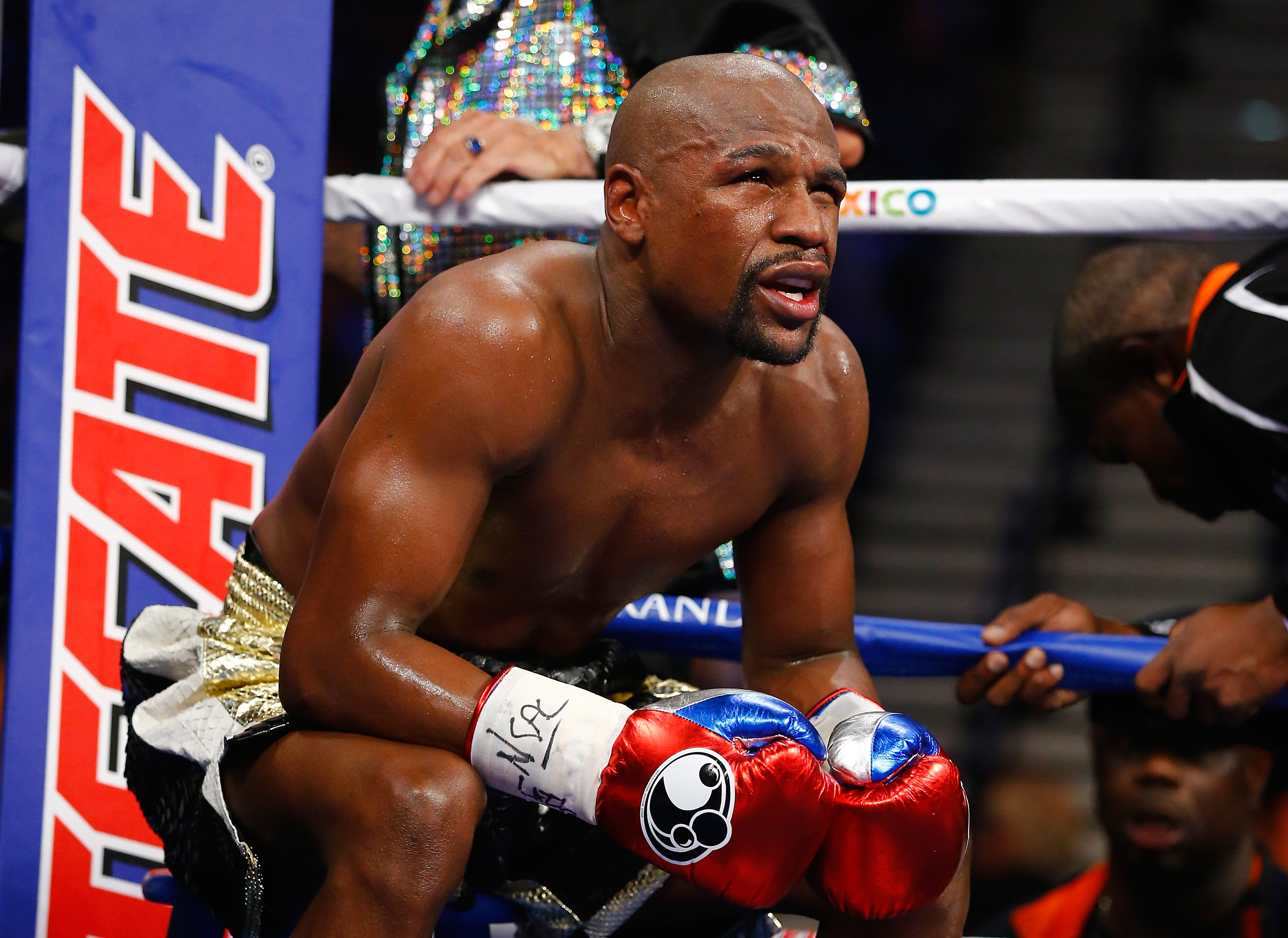 Ronda Rousey Invites Floyd Mayweather To Text Her ‘when He Learns To Read And Write For The Win 