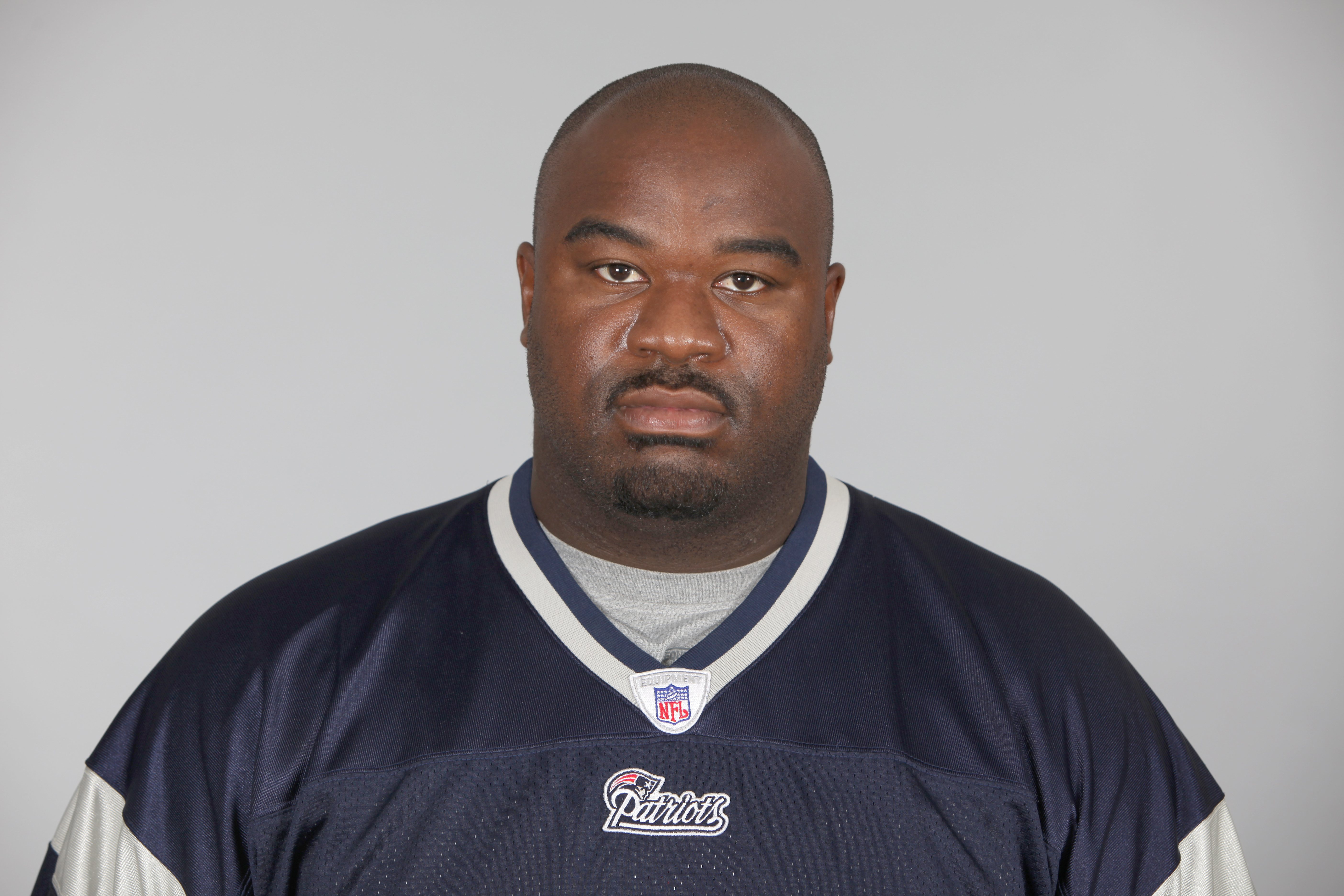 Redskins Fans Burn Albert Haynesworth Jersey, Not Likely to Forgive  Free-Agent Bust Now that He's With Patriots 