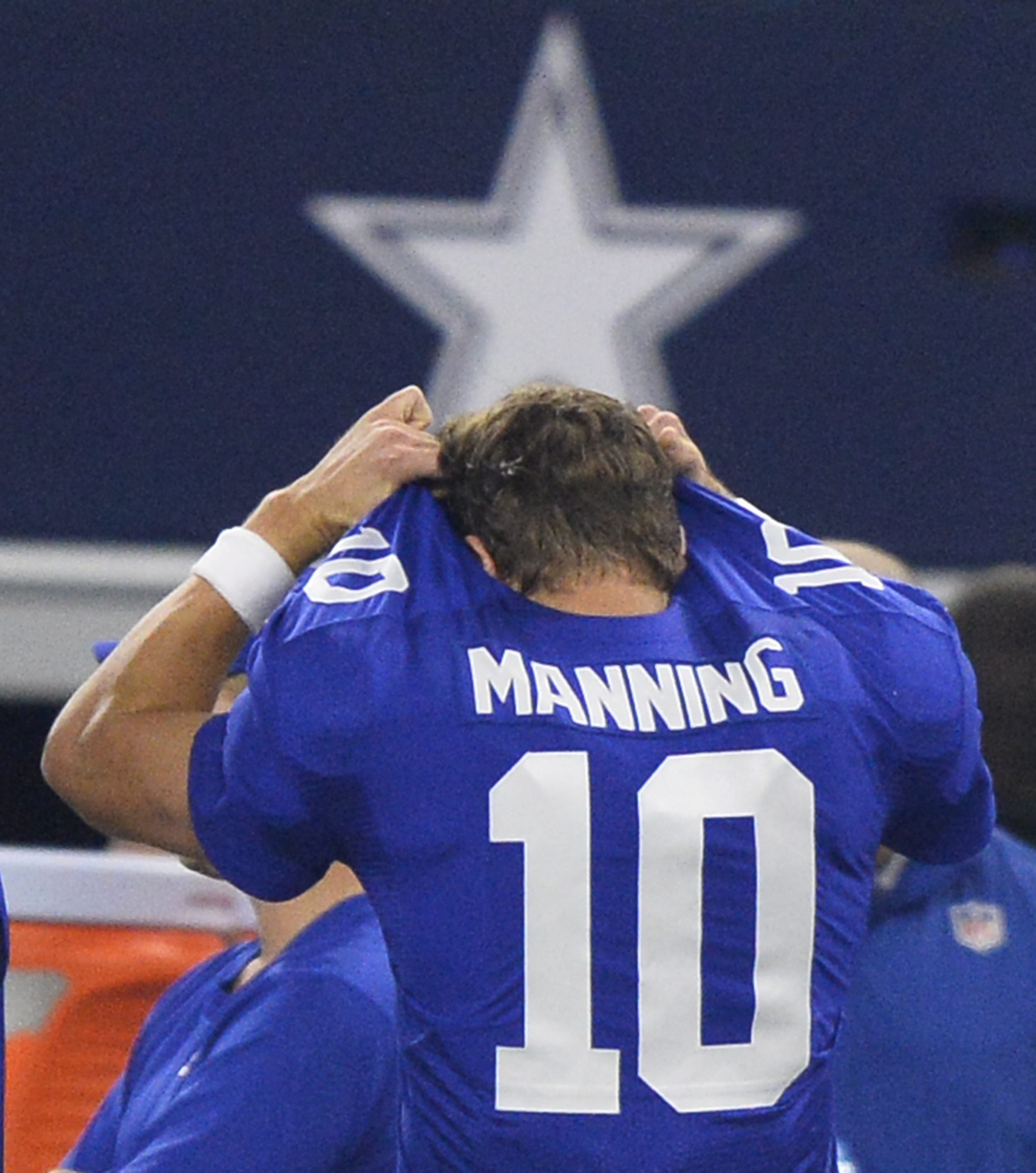 Eli Manning basically handed Dallas a victory on a silver and blue