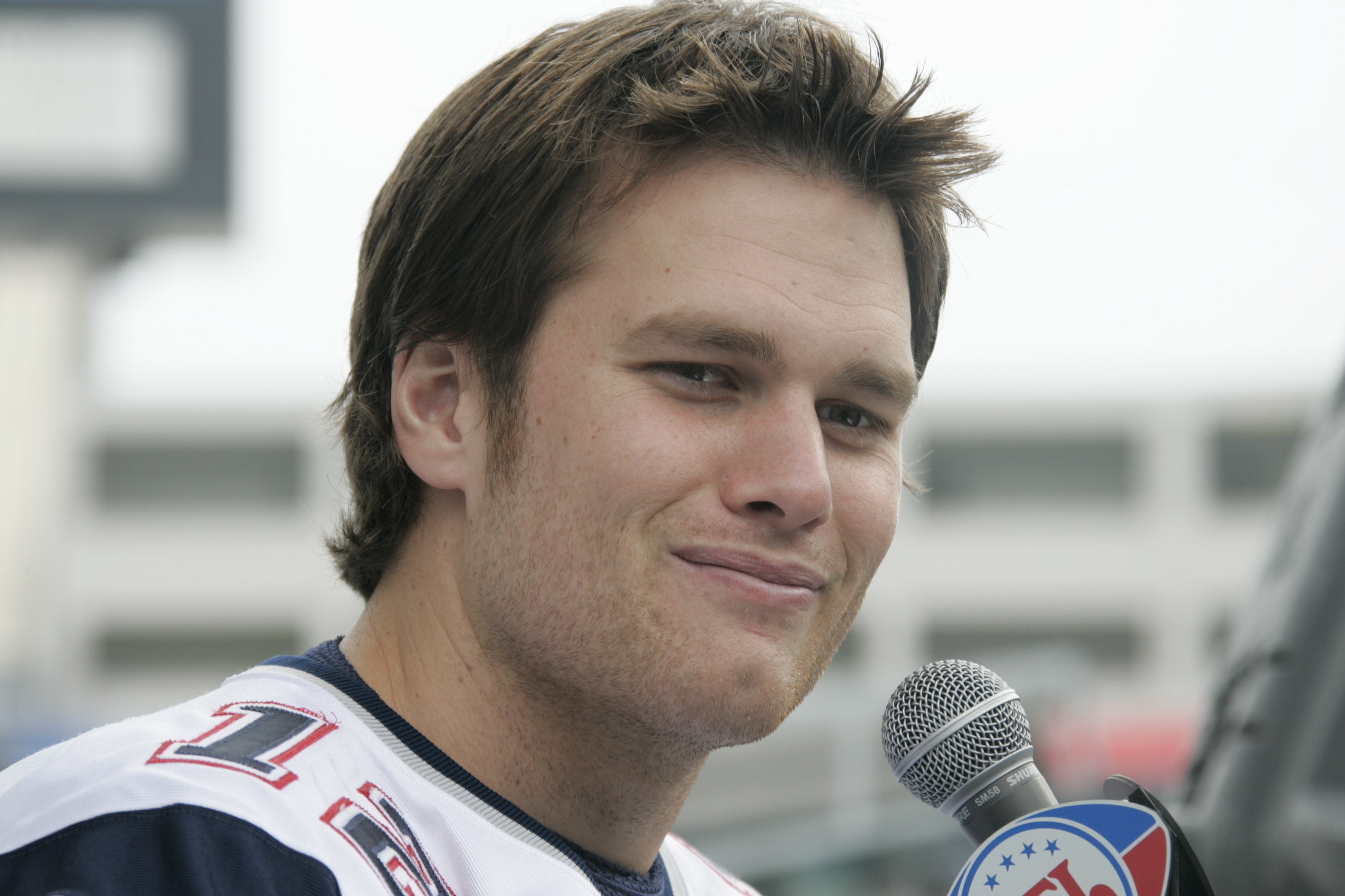 Tom Brady Gives A Cab Driver The One Finger Salute In NYC!!