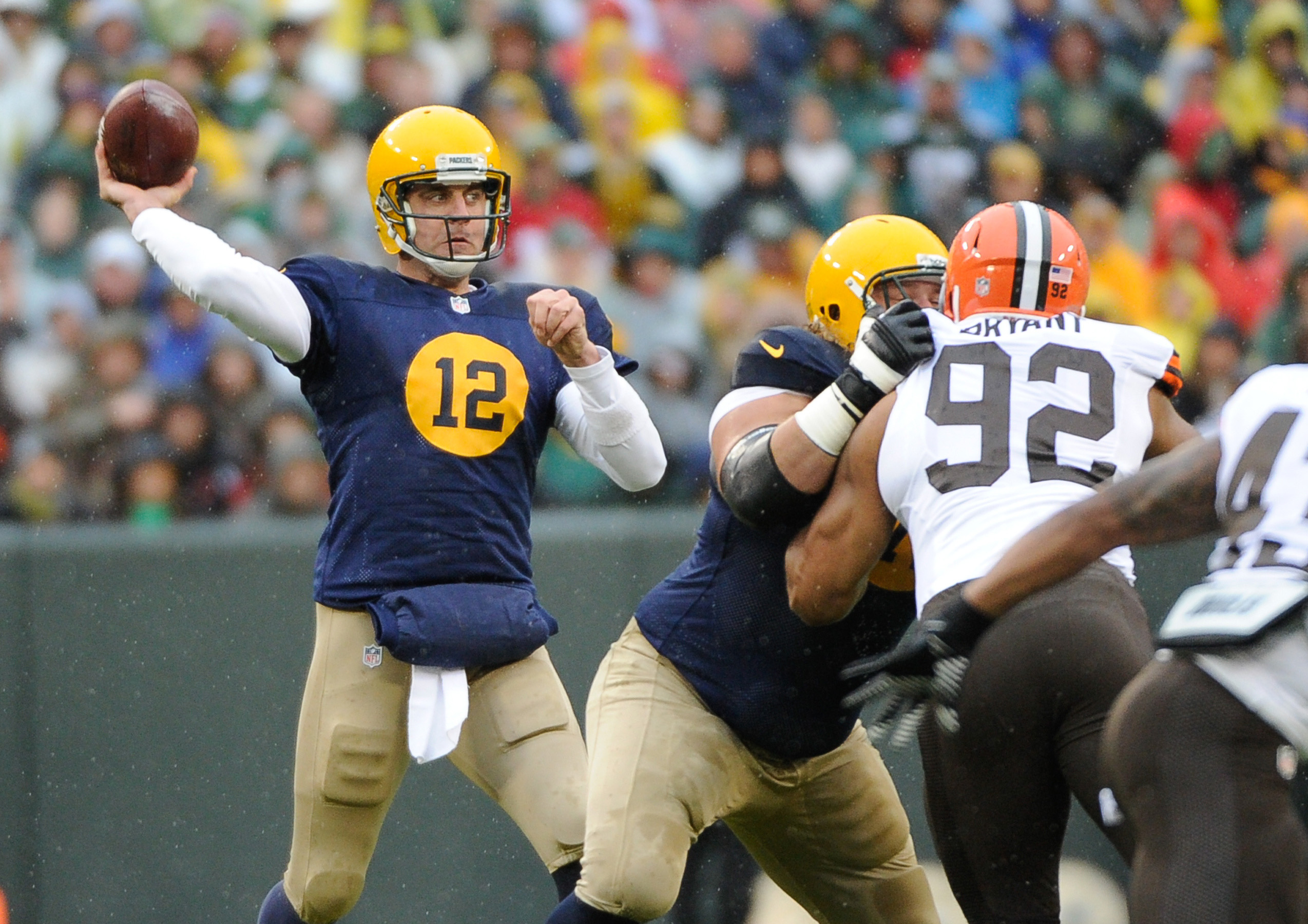 The Green Bay Packers are wearing 'new' throwbacks that look like Michigan  jerseys