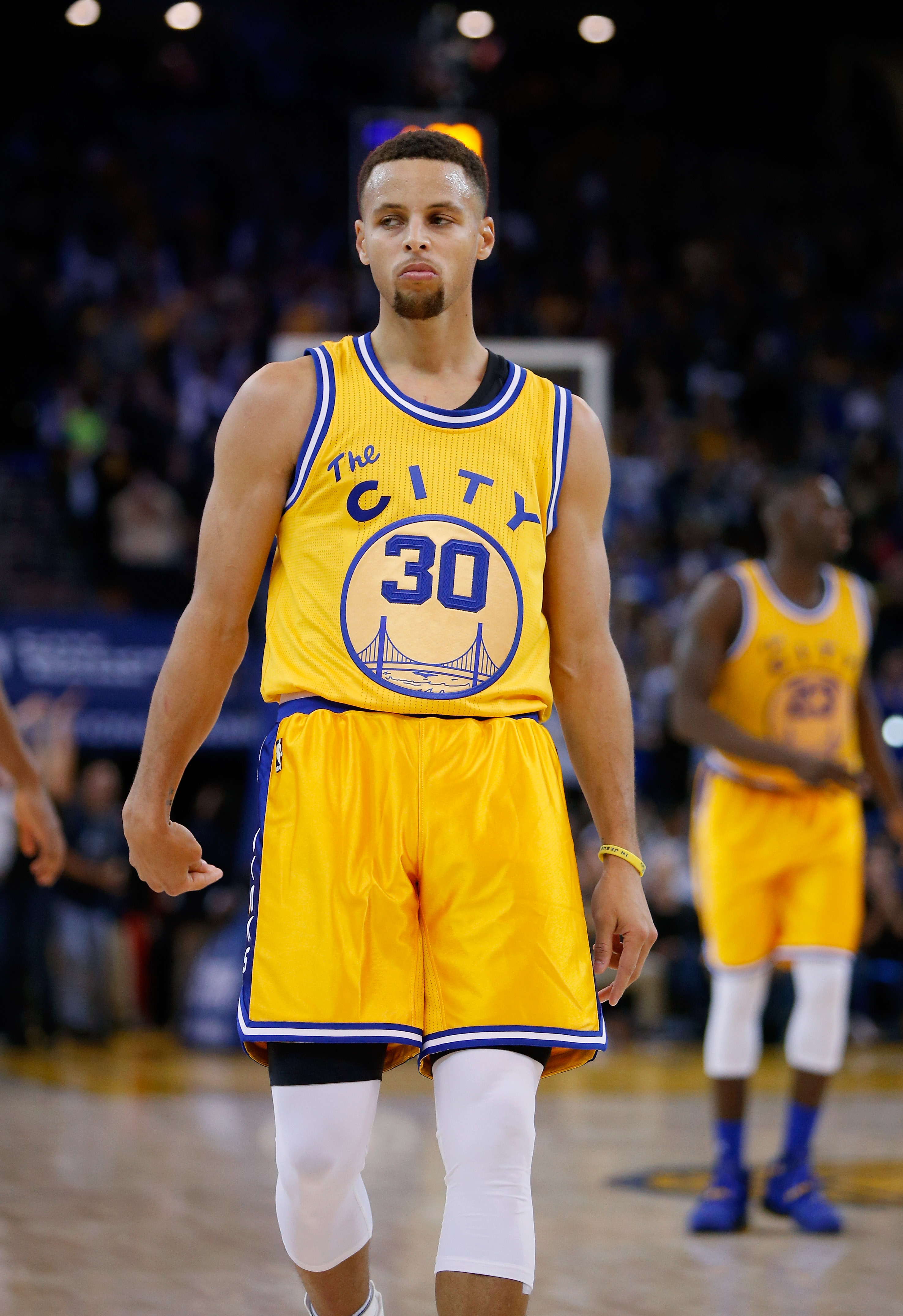 Stephen Curry wore unfathomably short shorts as the Warriors went
