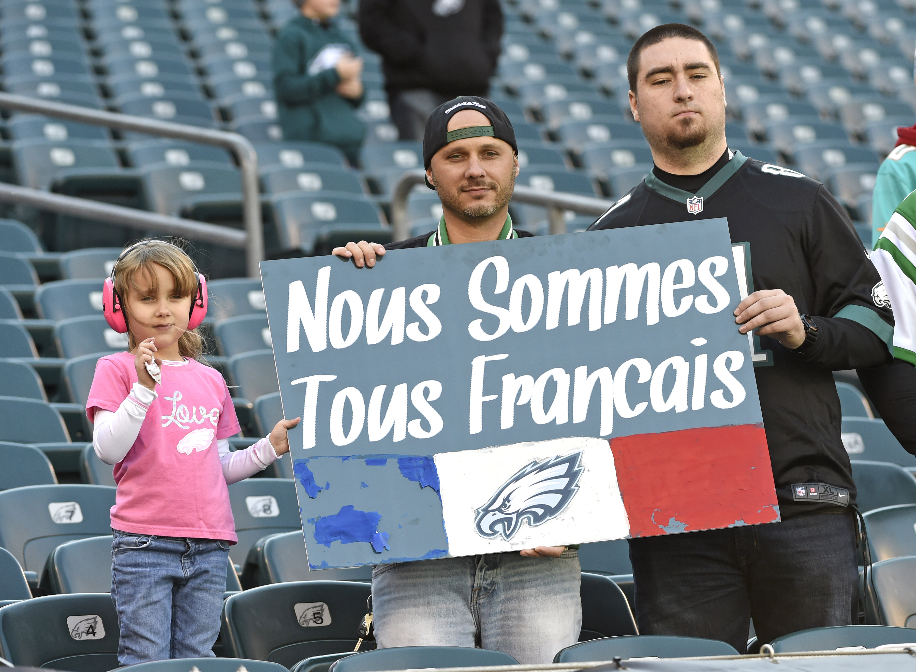 NFL stadiums touching tributes to French terror attack victims For The picture
