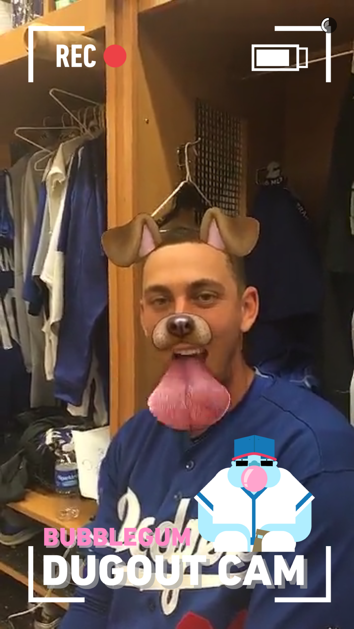 Kiké Hernandez and the Dodgers mastered filters on MLB Snapchat