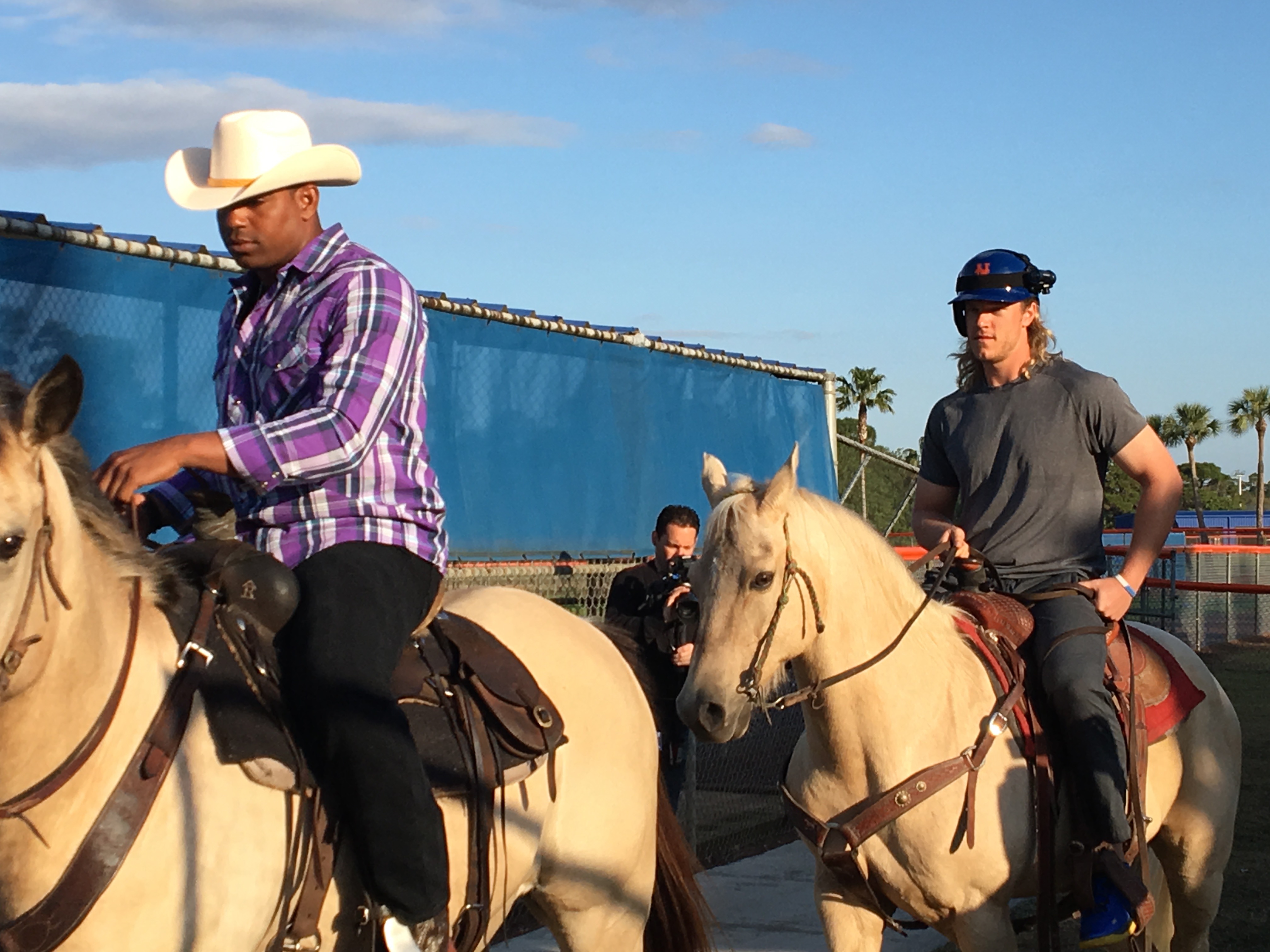 Yoenis Cespedes Rides a Horse to Mets Camp - WSJ