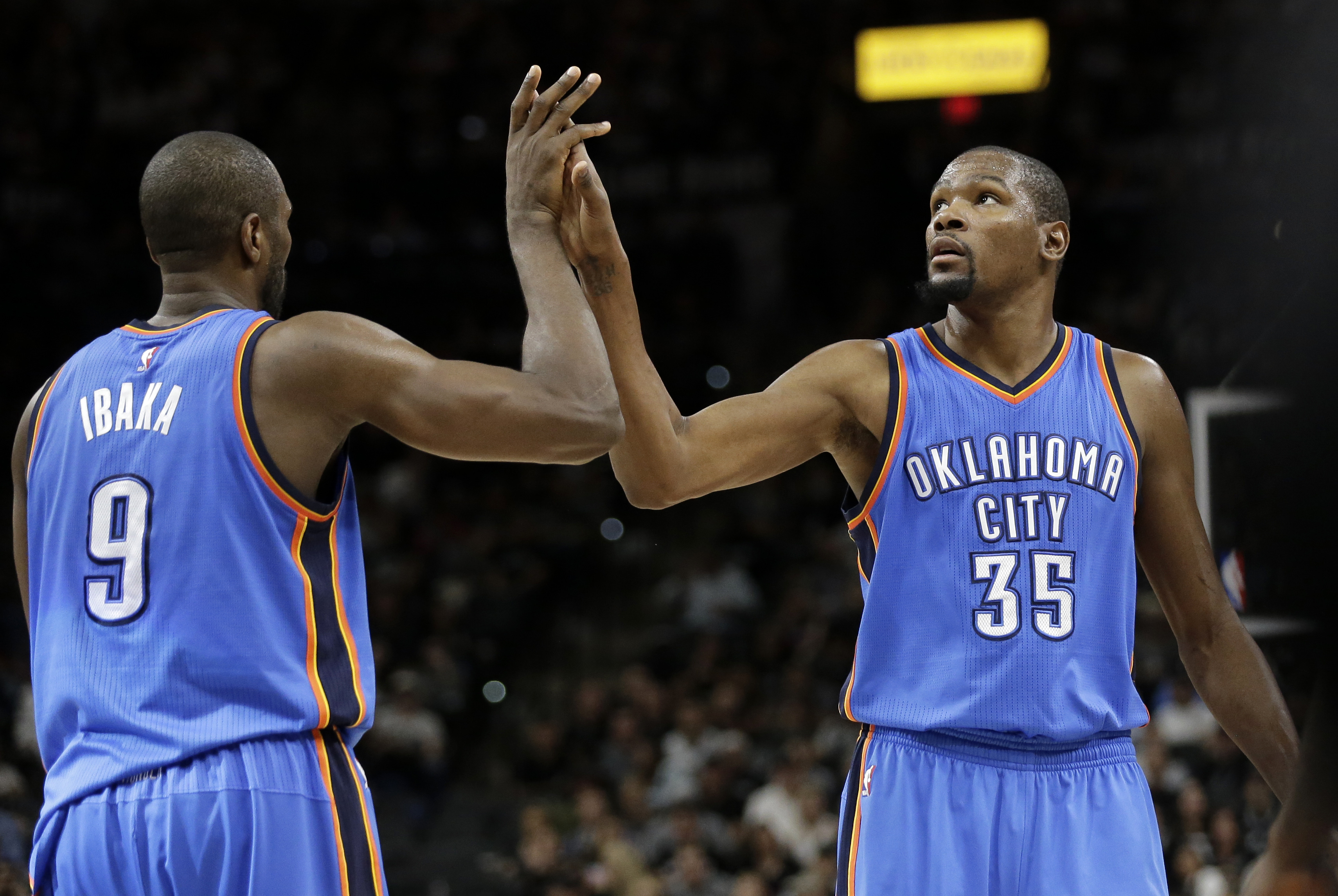 Kevin Durant says he's 7-feet tall, but only when talking to women