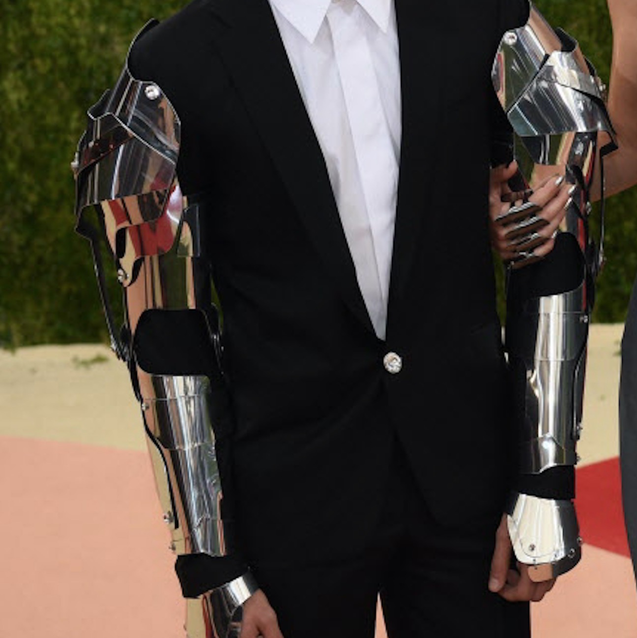 Zayn Malik's robot at the Met Gala, an ex'zayner | For The Win