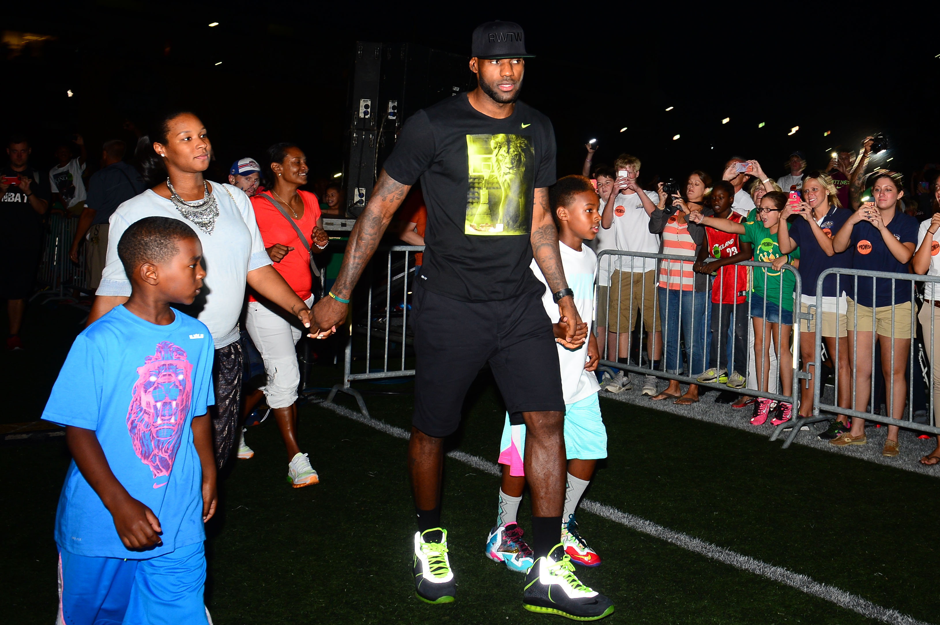 lebron 13 family foundation