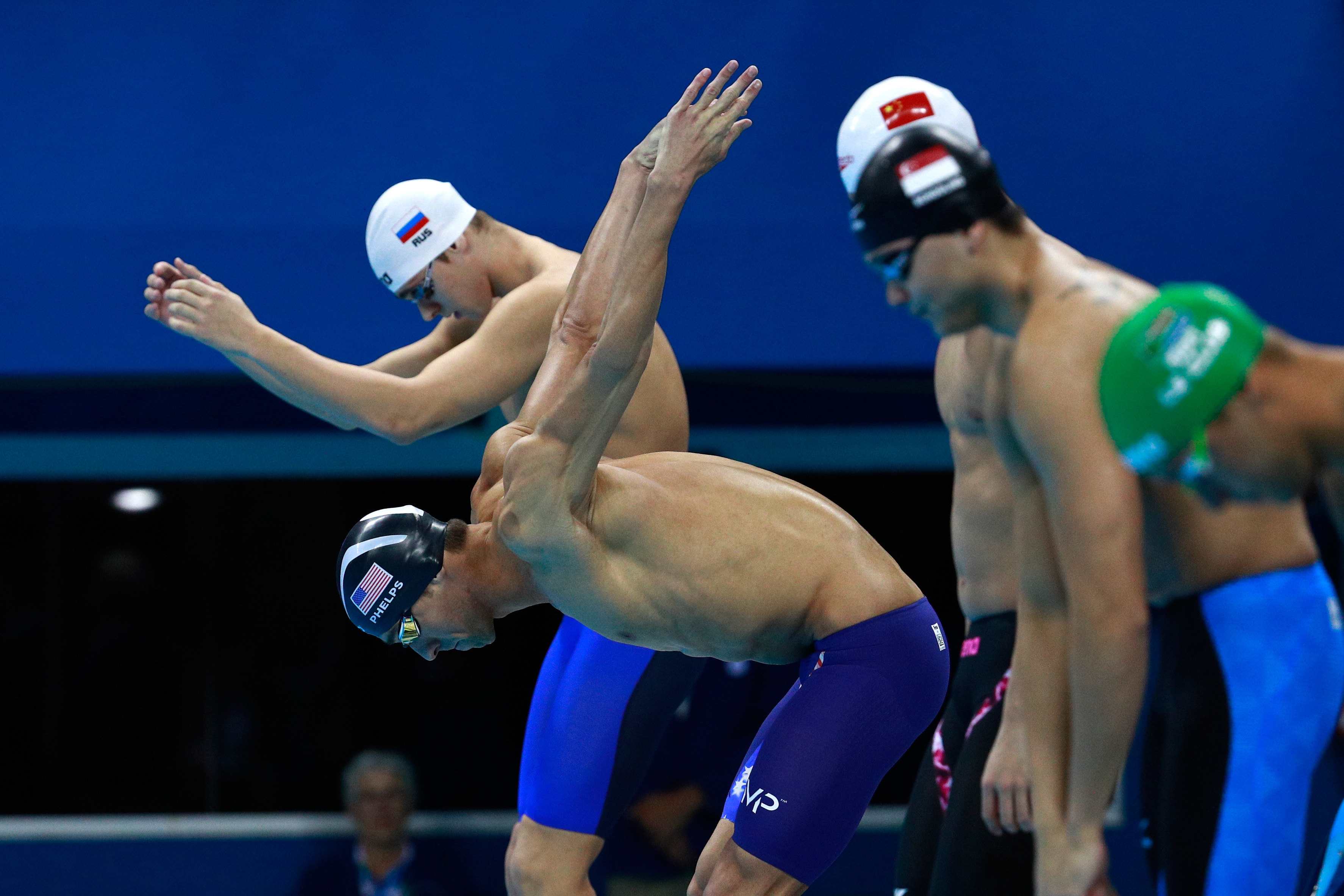 5 pictures that show Michael Phelps’ ridiculous flexibility For The Win
