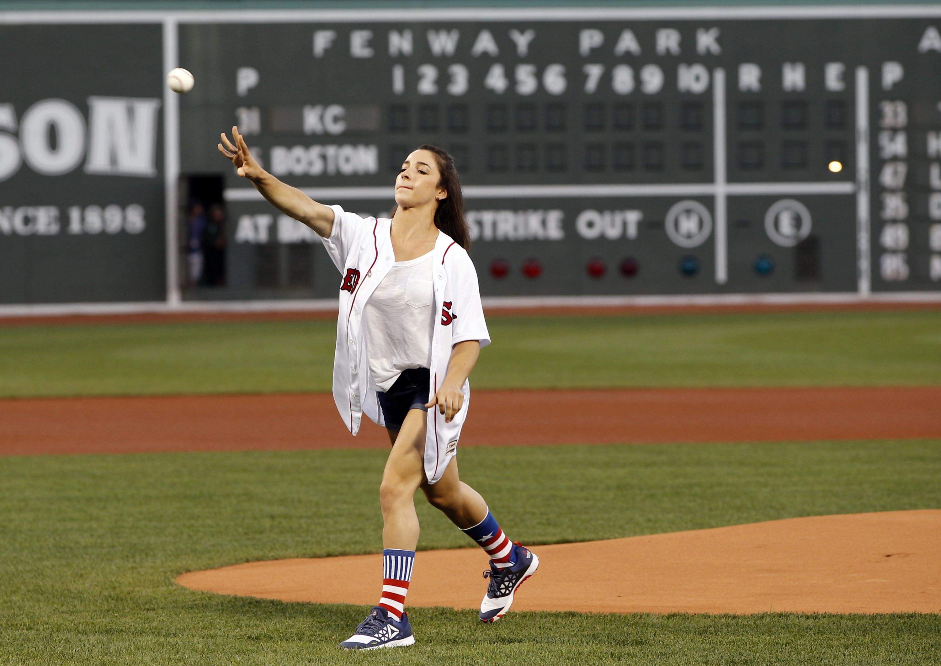 David Ortiz throws out first pitch at Fenway